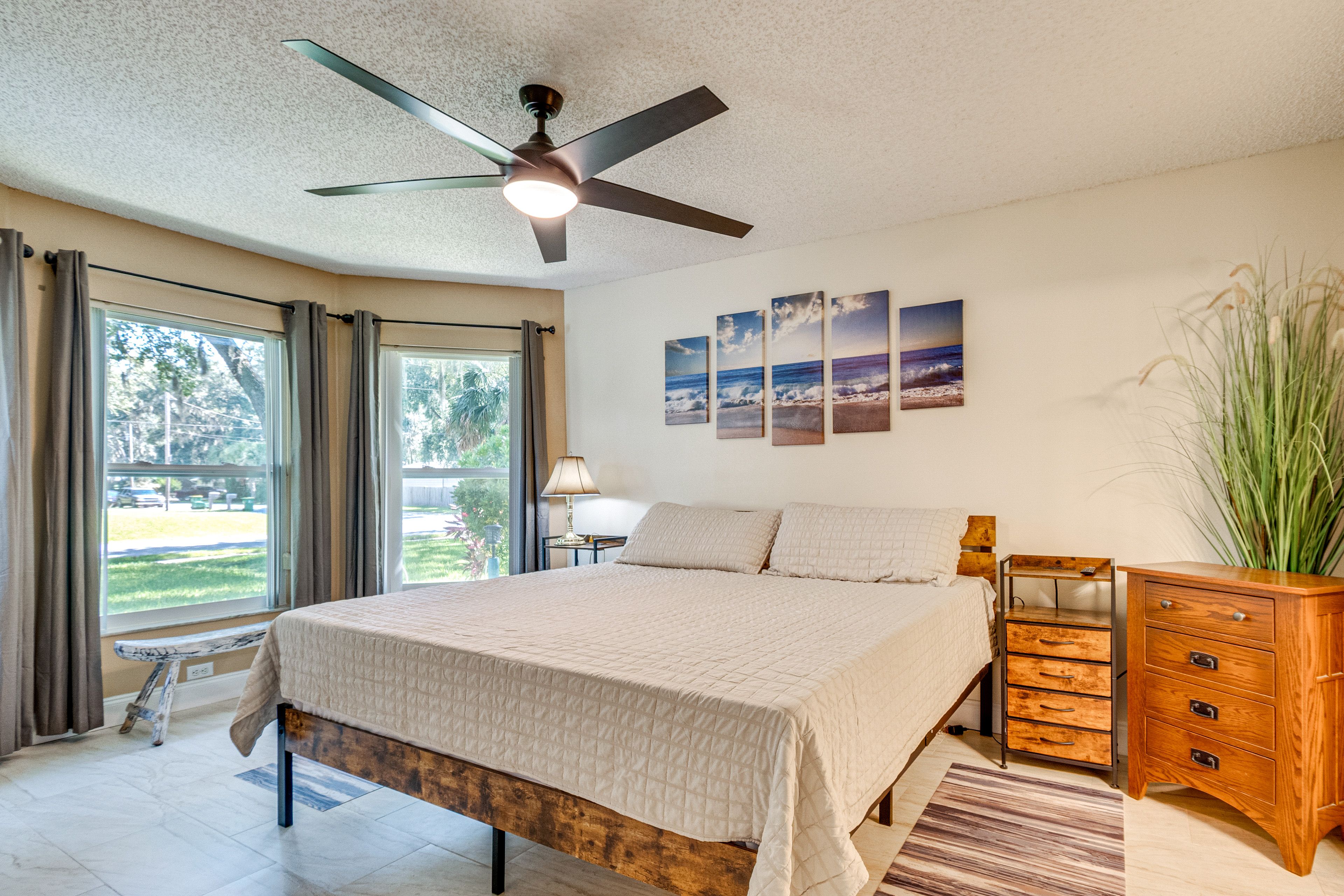 Bedroom 1 | King Bed | Smart TV