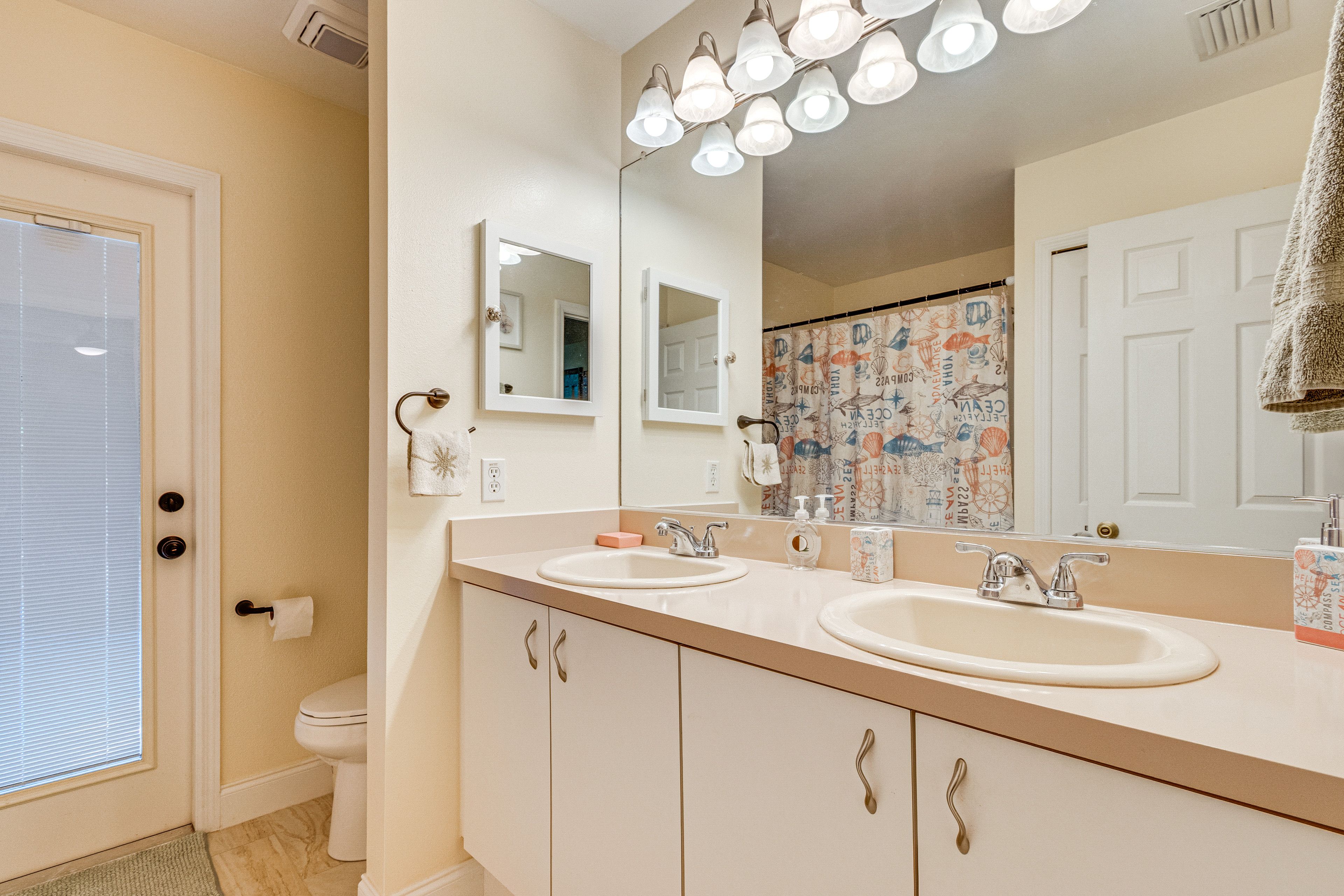 Bathroom | Towels Provided
