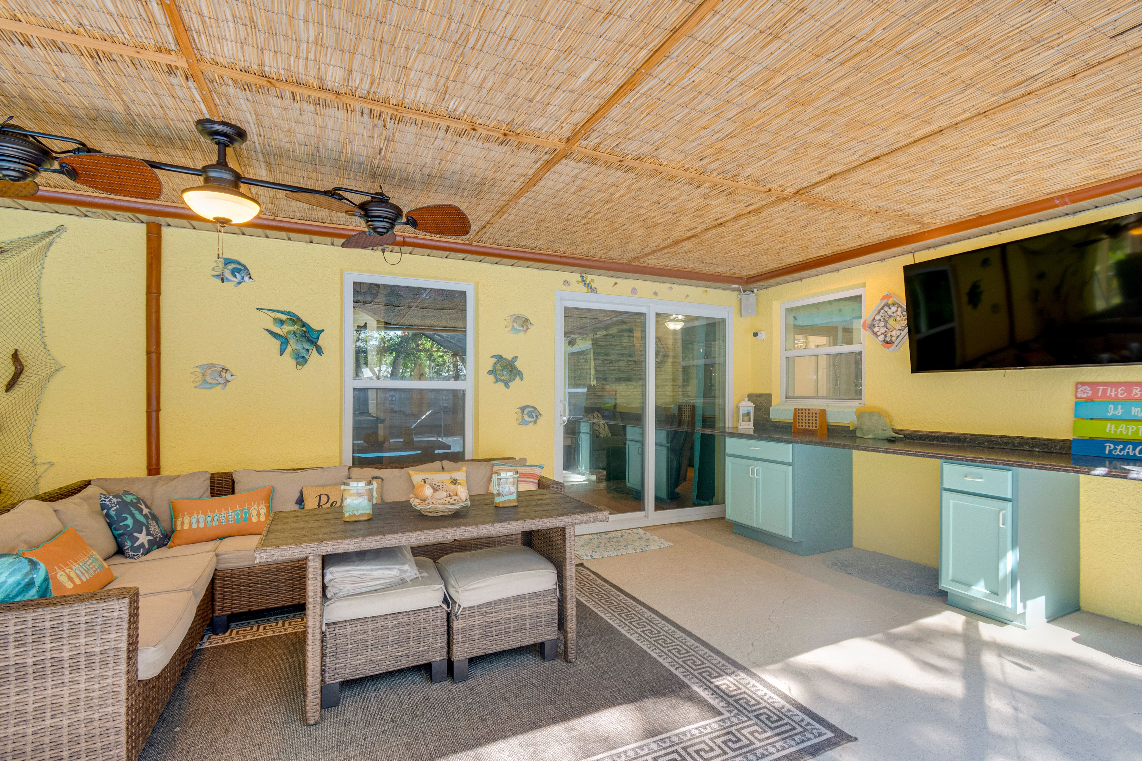 Covered Patio | Gas Grill | Smart TV