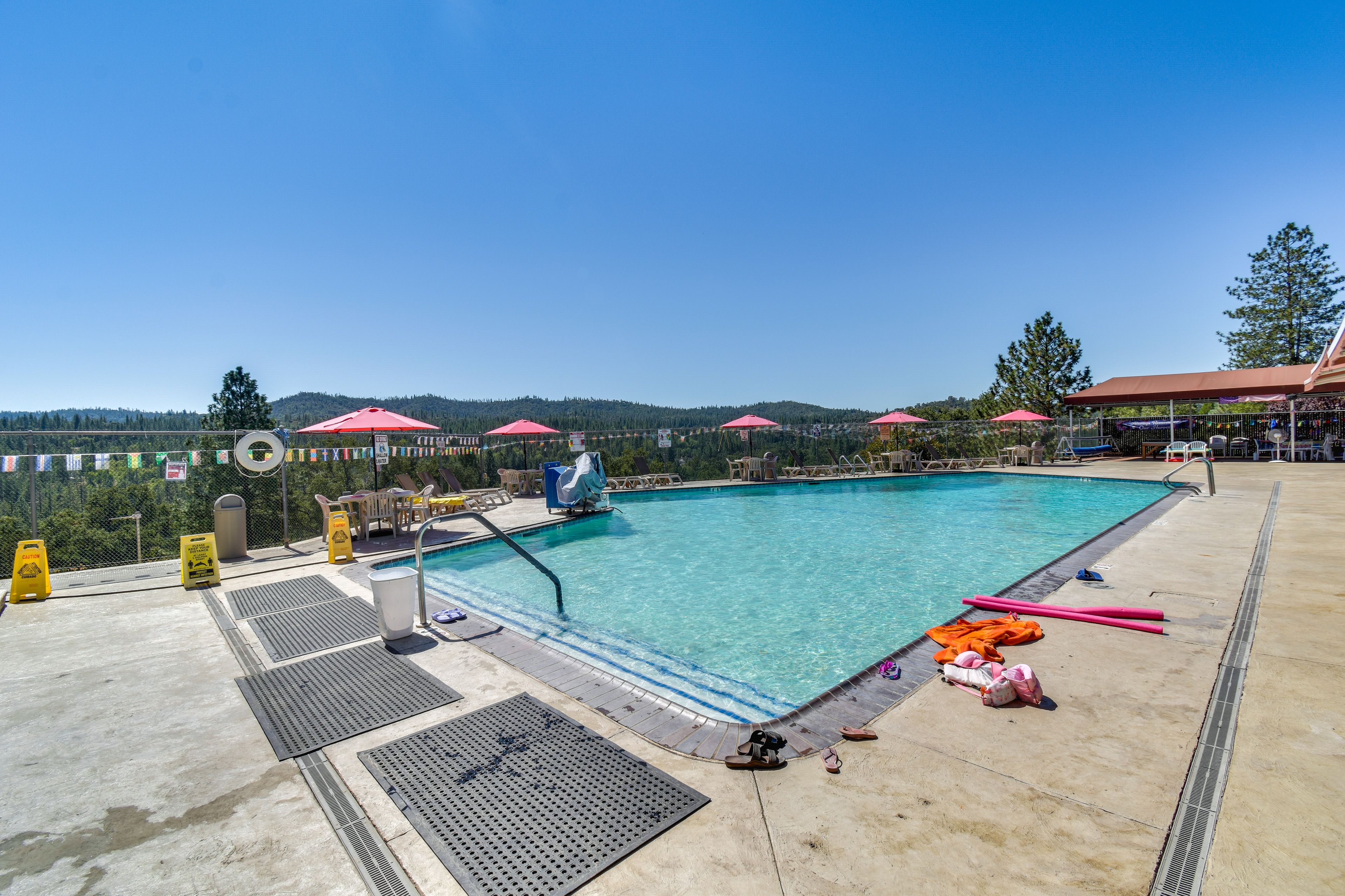 Community Amenities | Seasonal Outdoor Pool