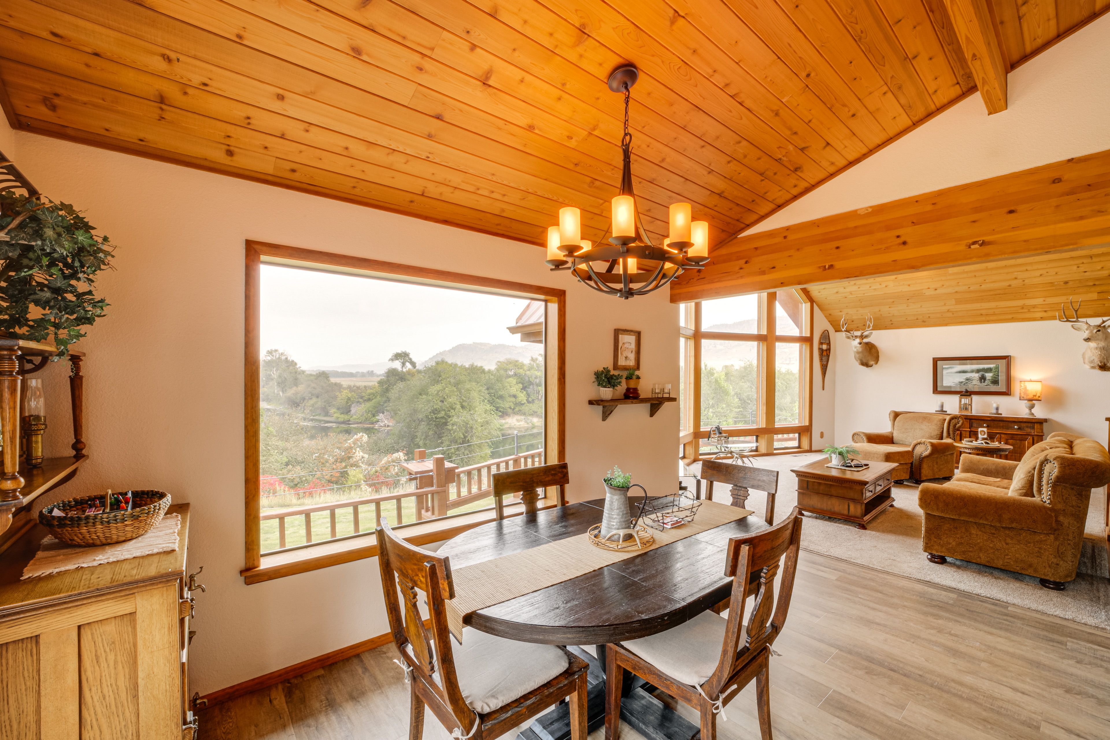 Dining Table | Dishware/Flatware | Main Floor