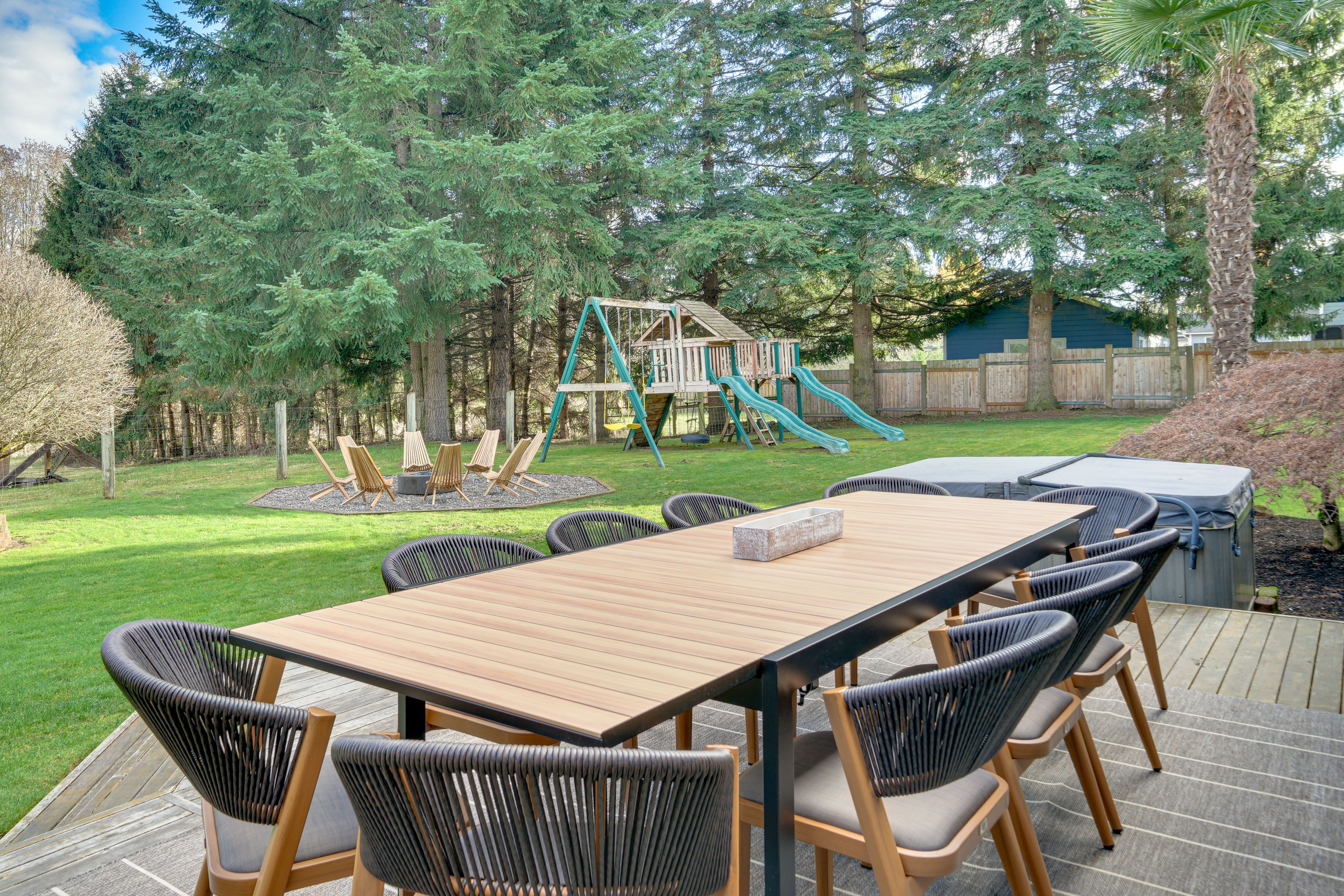 Dining Area | Private Hot Tub