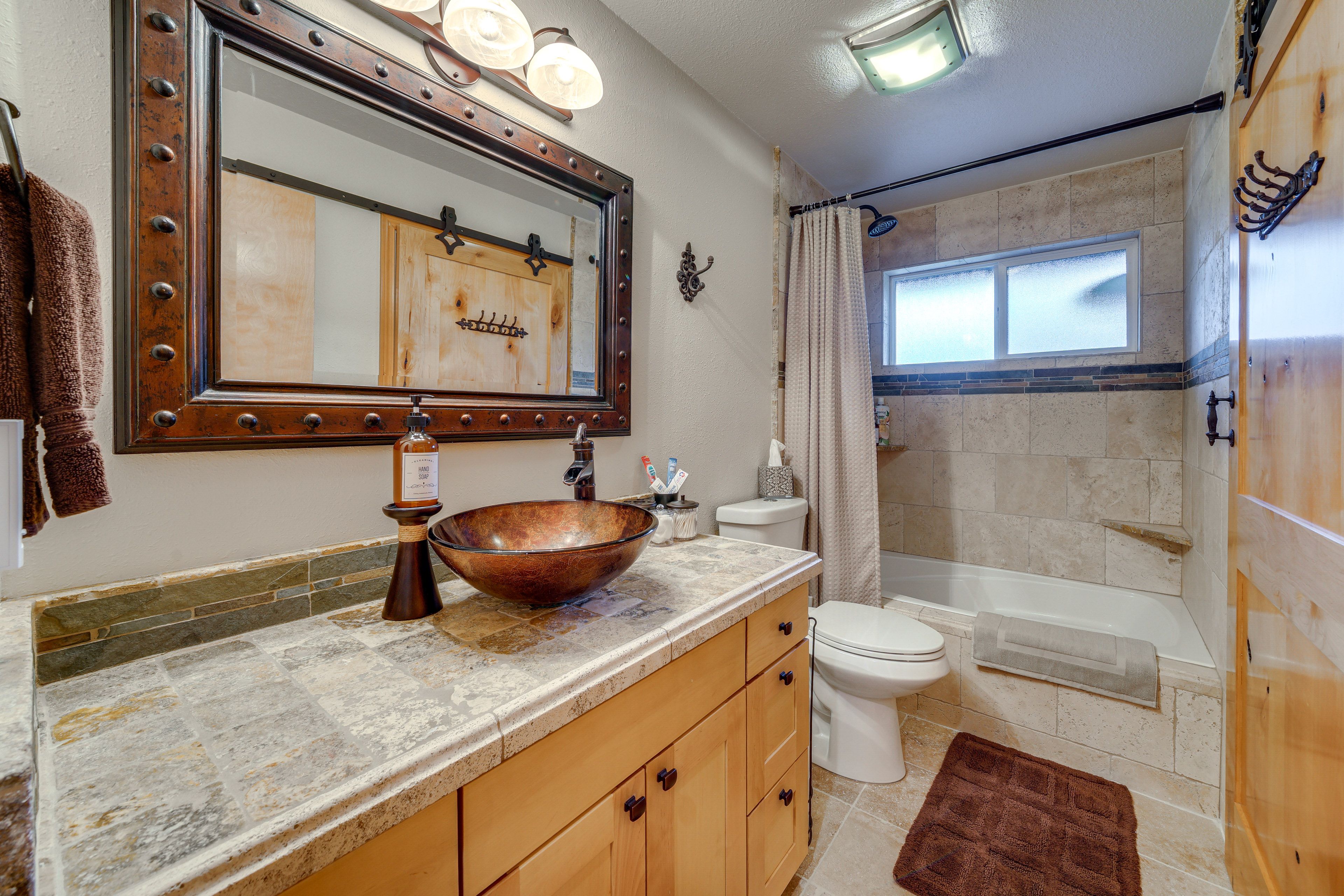 Full Bath | 1st Floor