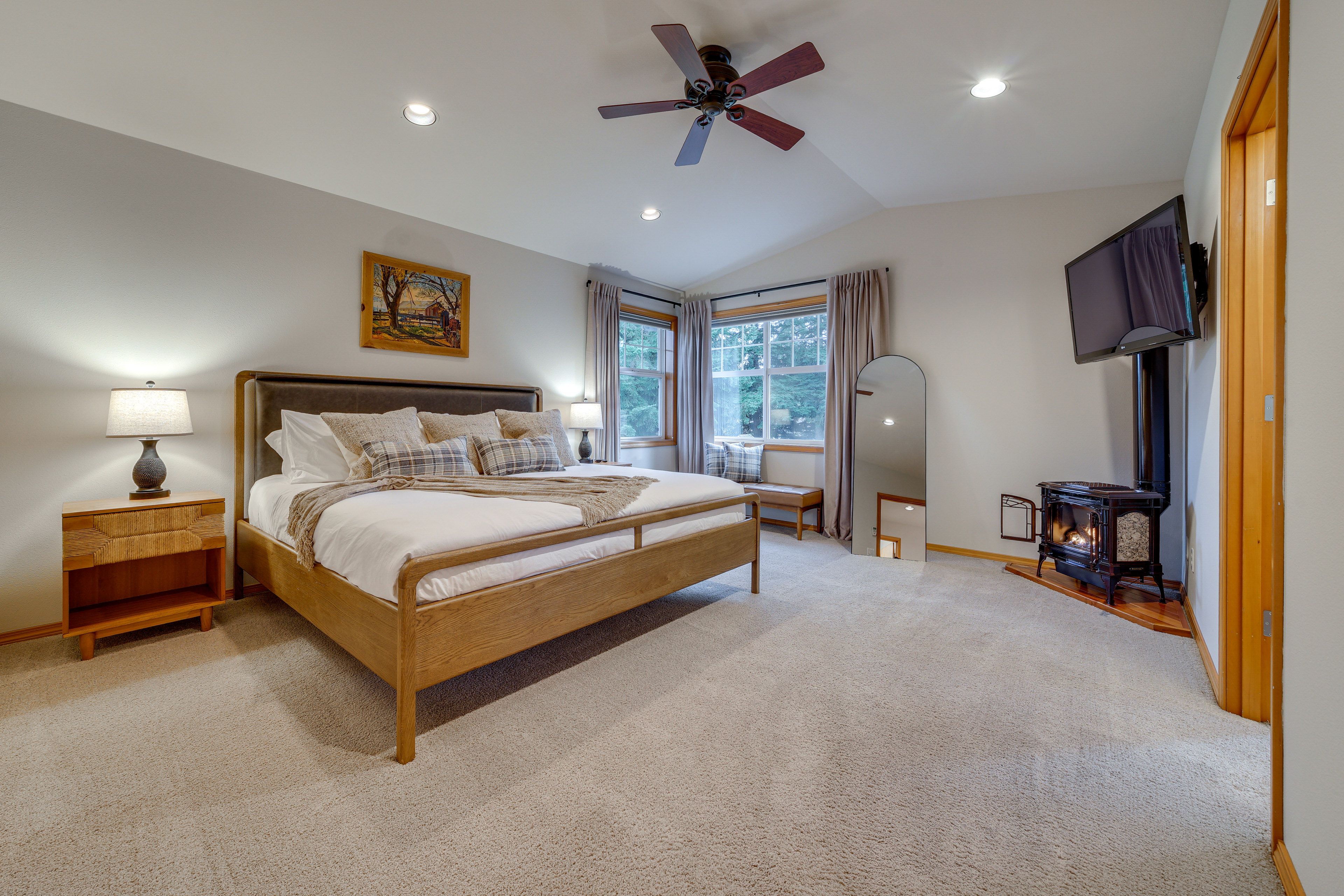 Bedroom 4 | King Bed | 2nd Floor