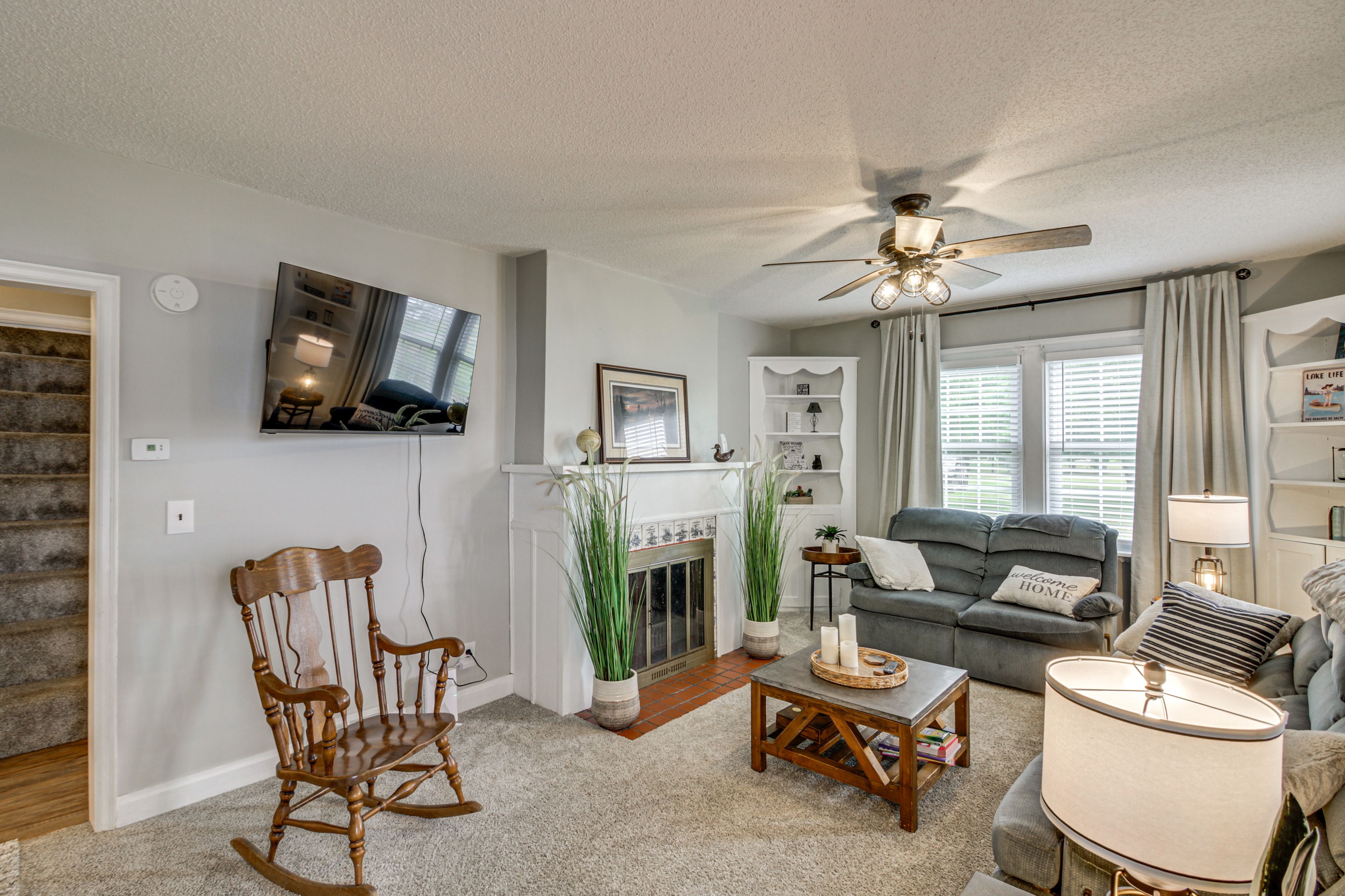 Reading Room | Free WiFi | Central A/C | Queen Sleeper Sofa | 1st Floor