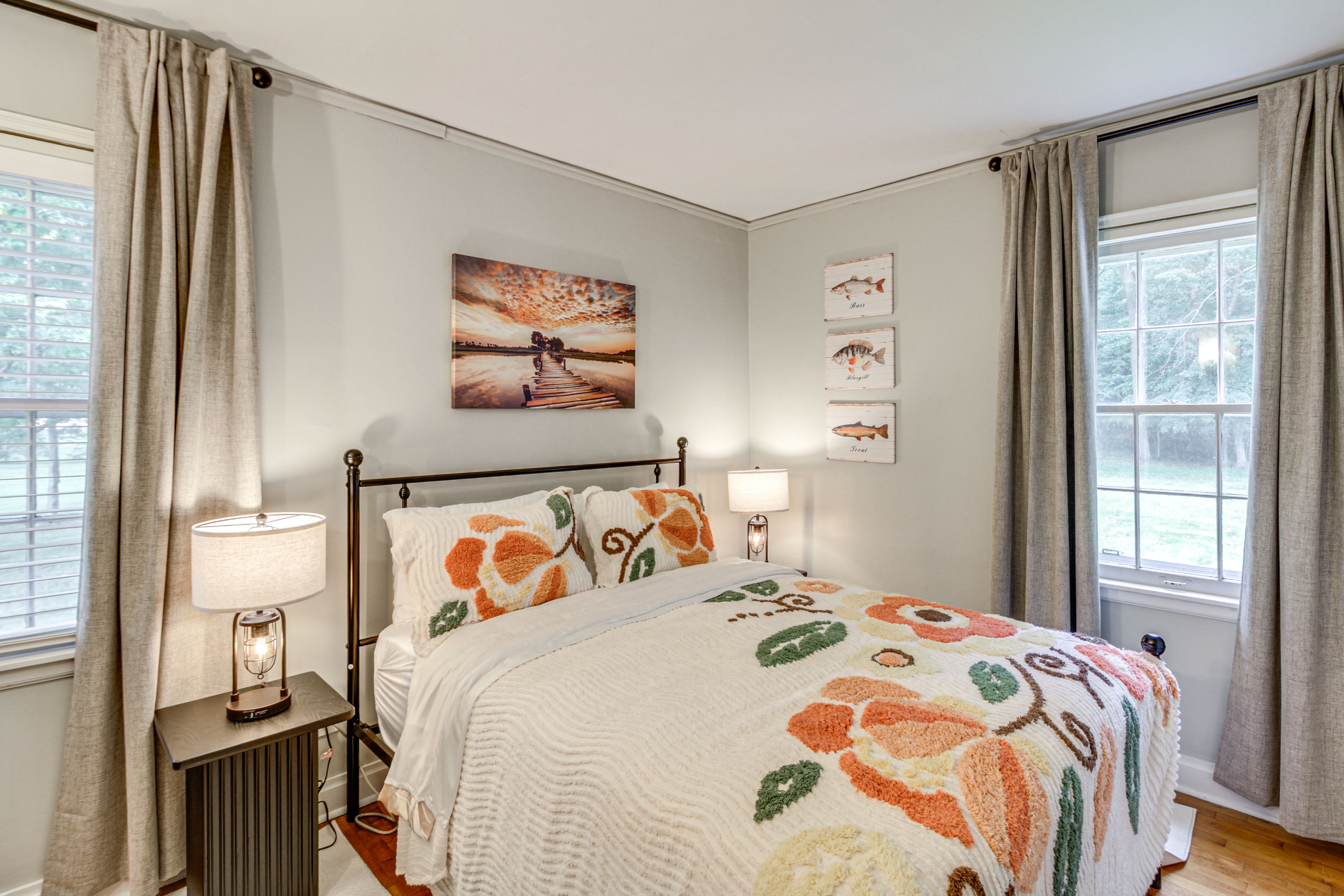 Bedroom 2 | Queen Bed | 1st Floor