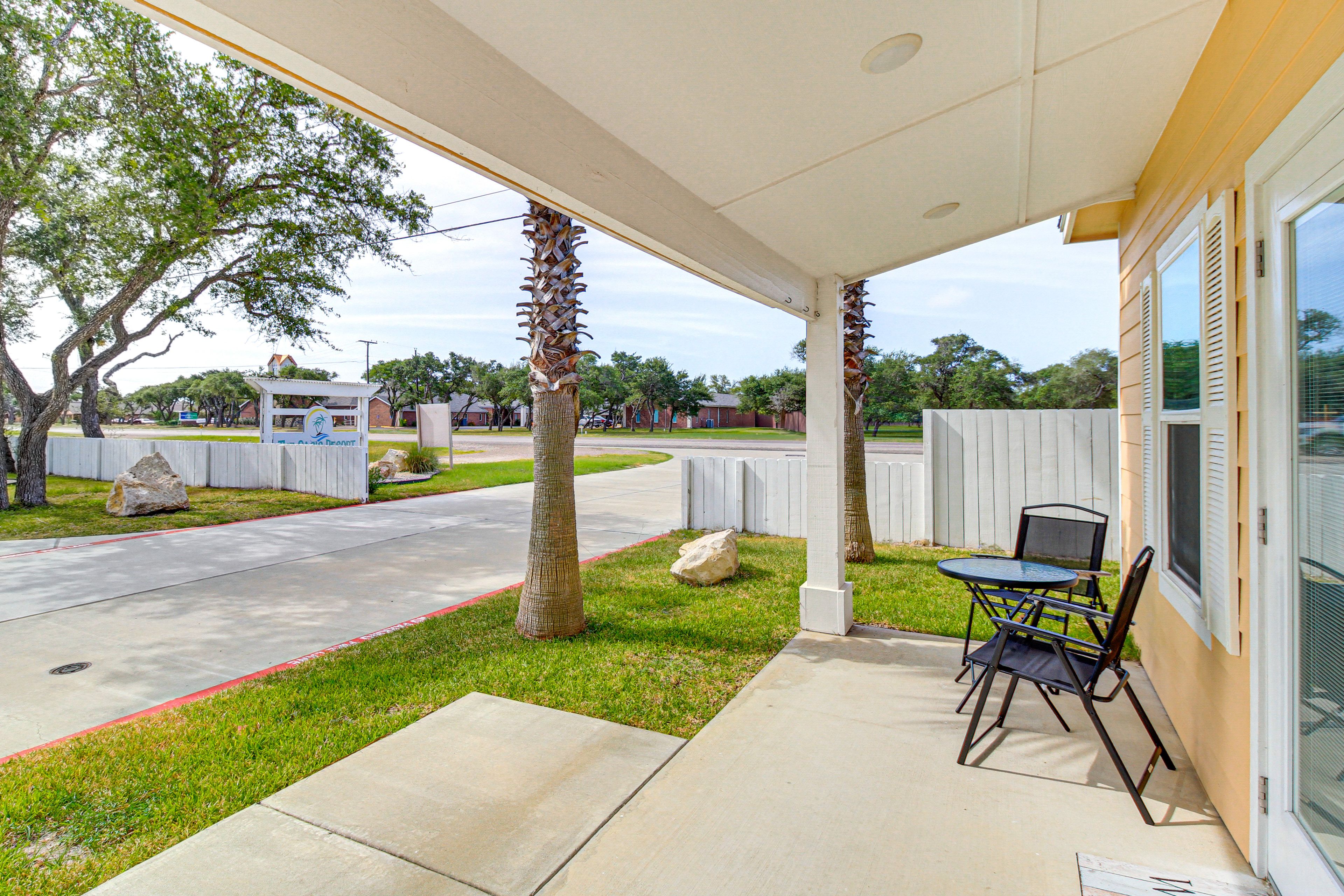 Covered Patio | Dining Area
