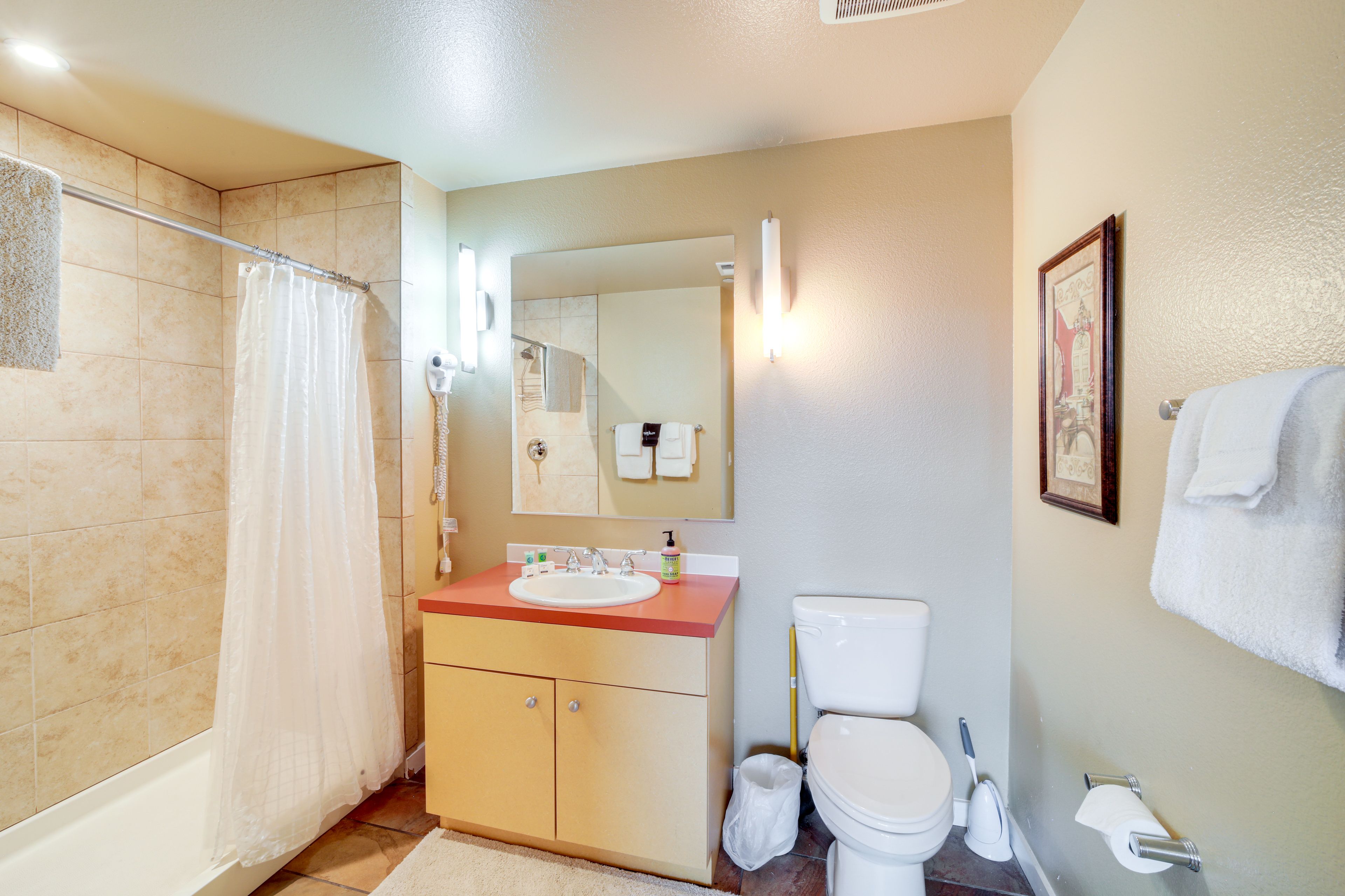 En-Suite Bathroom | Towels Provided