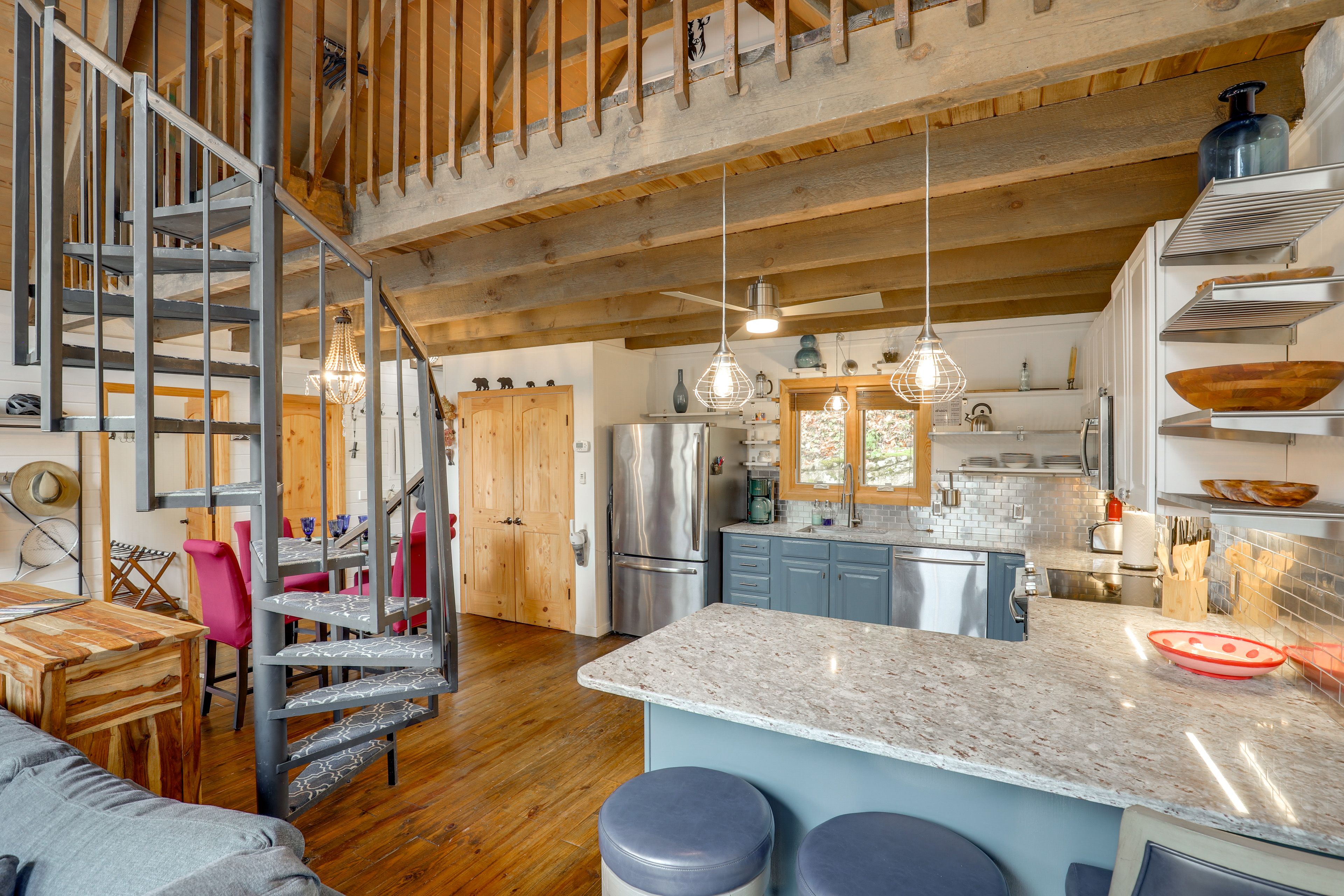 Kitchen | Blender | Toaster | 1st Floor