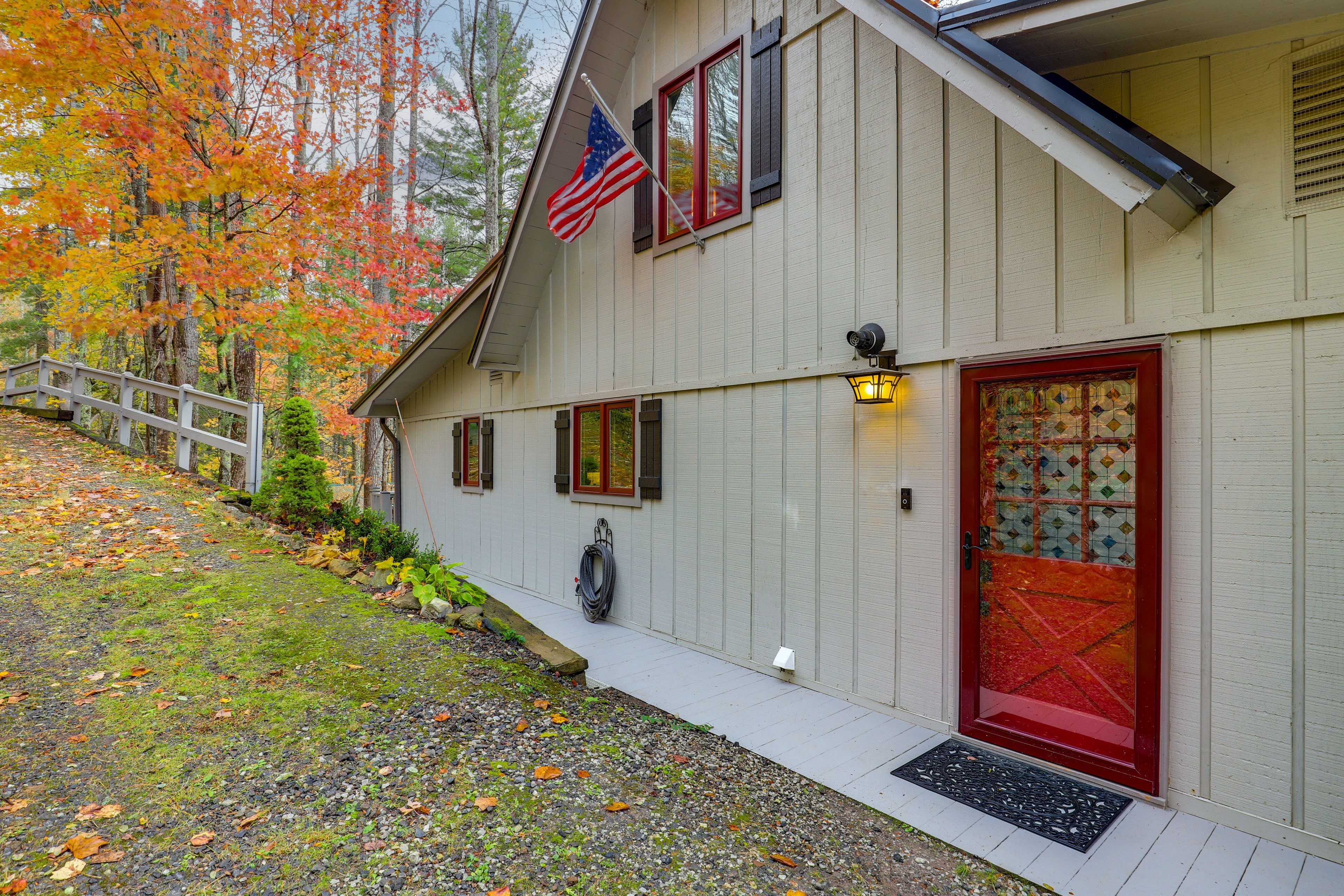 Home Exterior | Entry