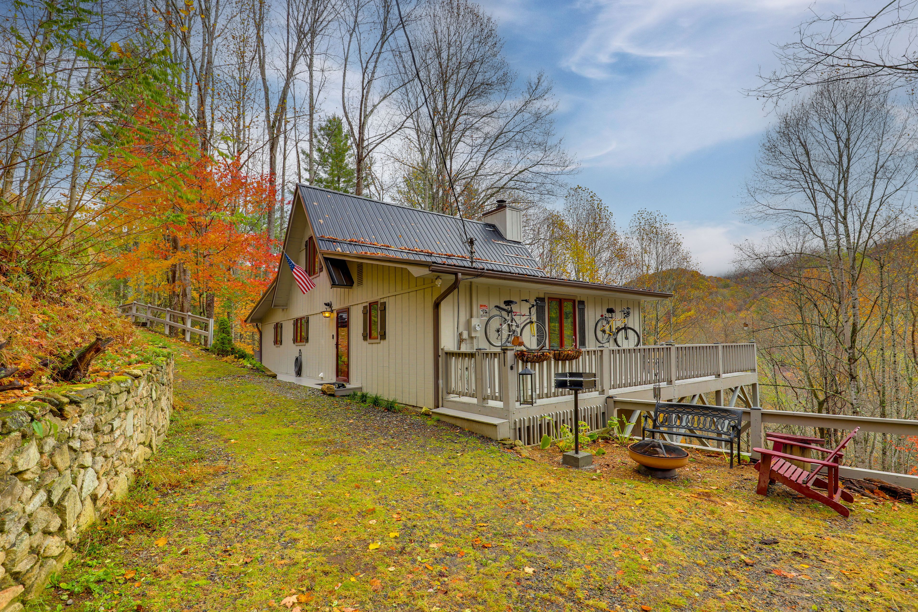 Home Exterior | Wood-Burning Fire Pit | Charcoal Grill | Mountain Views