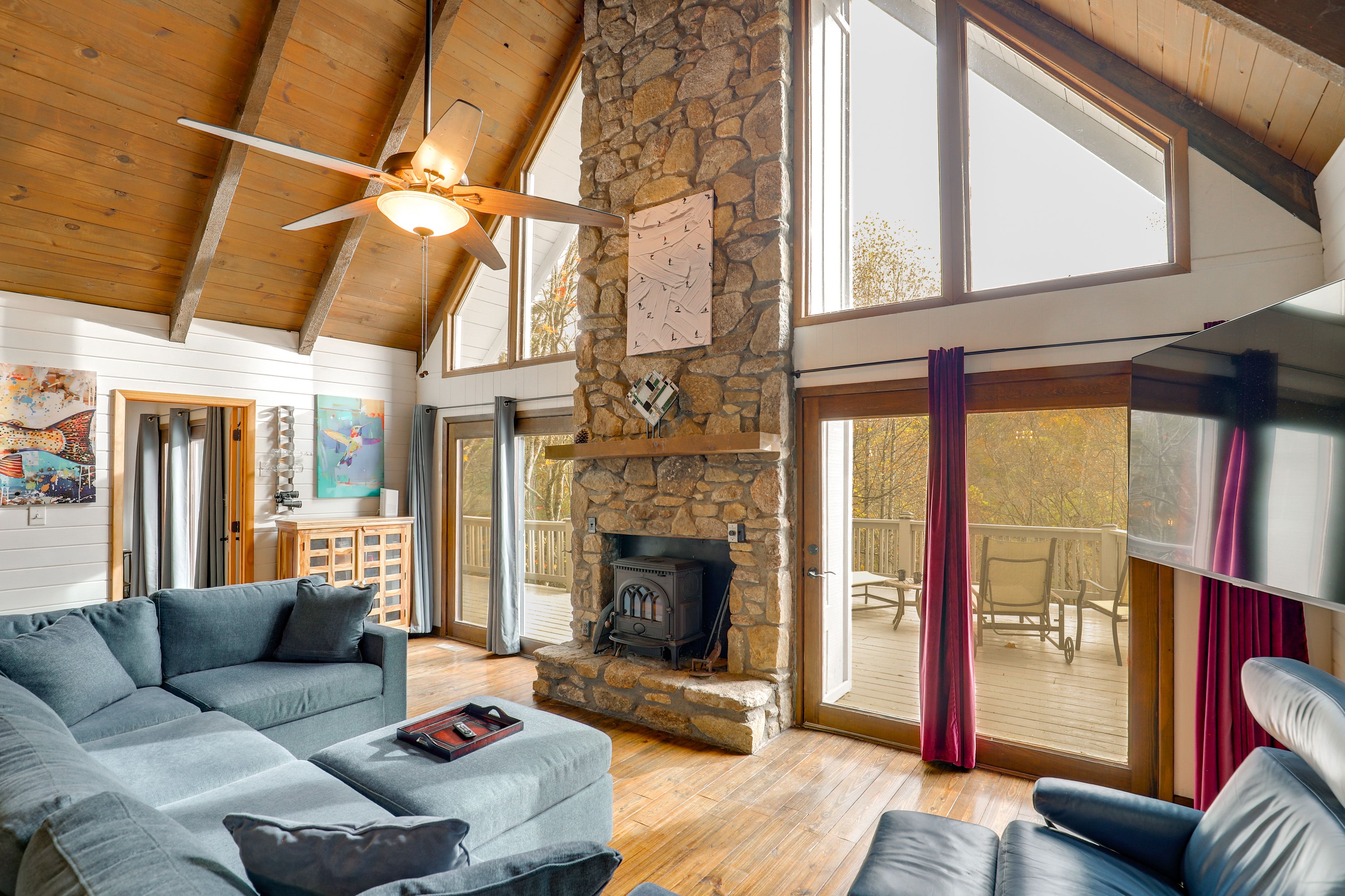 Living Room |  Free WiFi | Central Heat