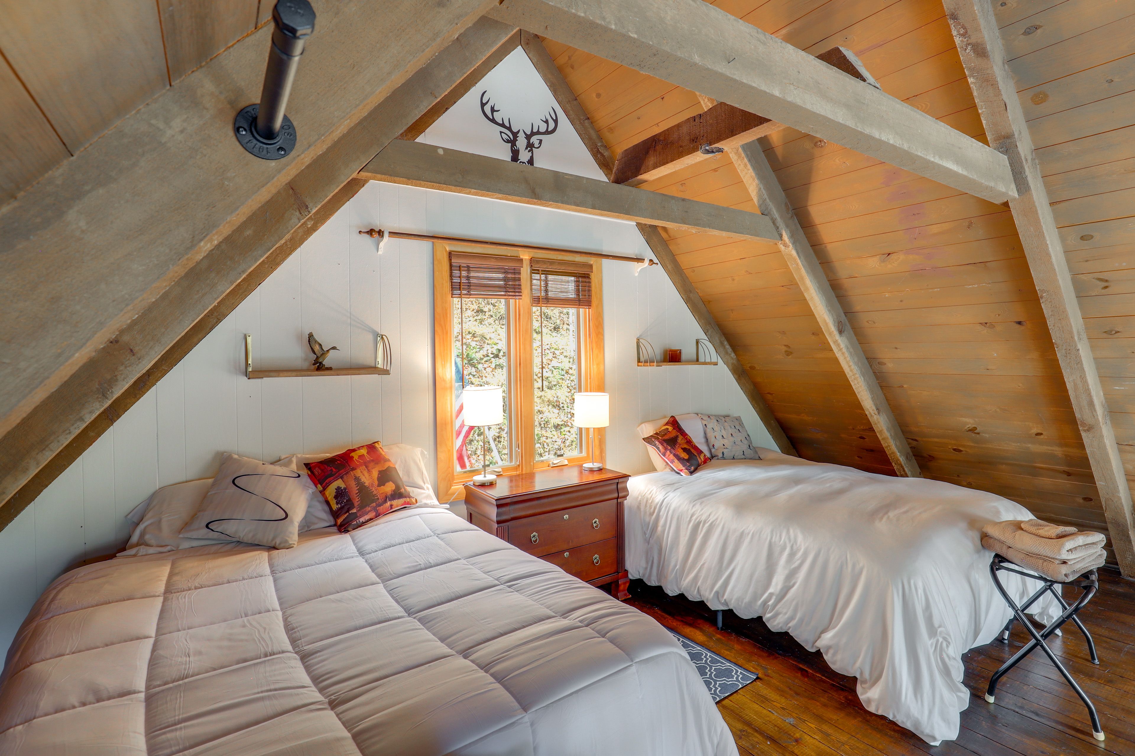 Loft | 2 Queen Beds | 2nd Floor