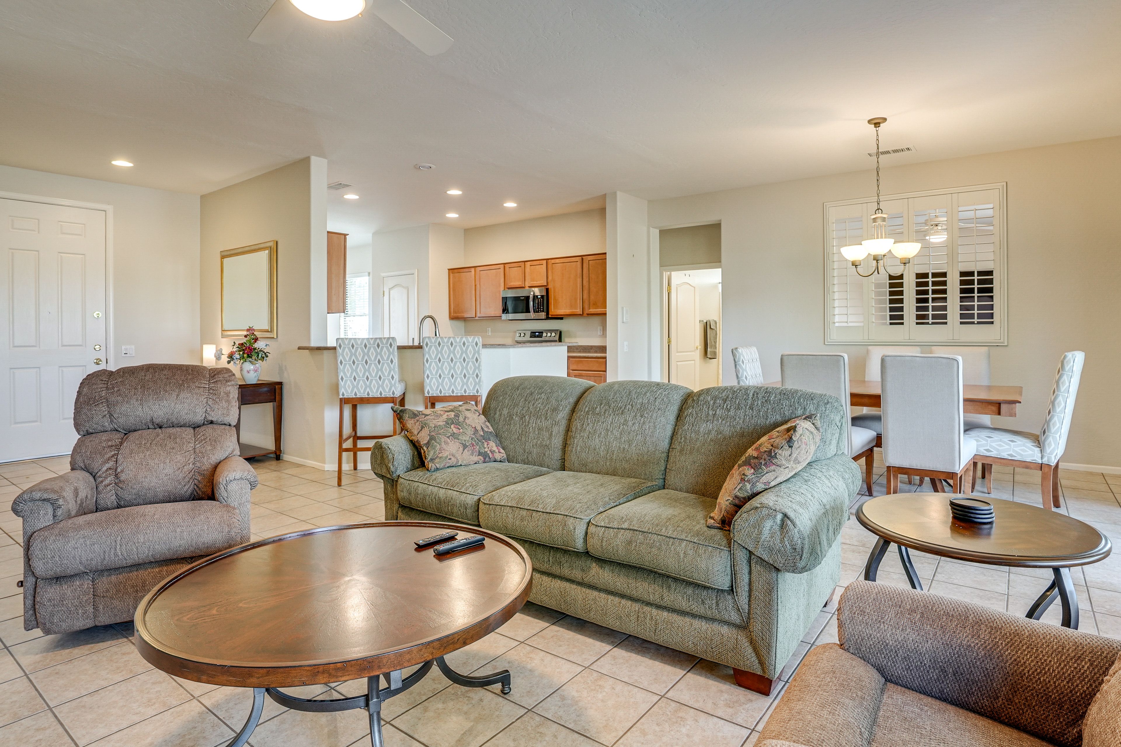 Living Room | Free WiFi | Central A/C