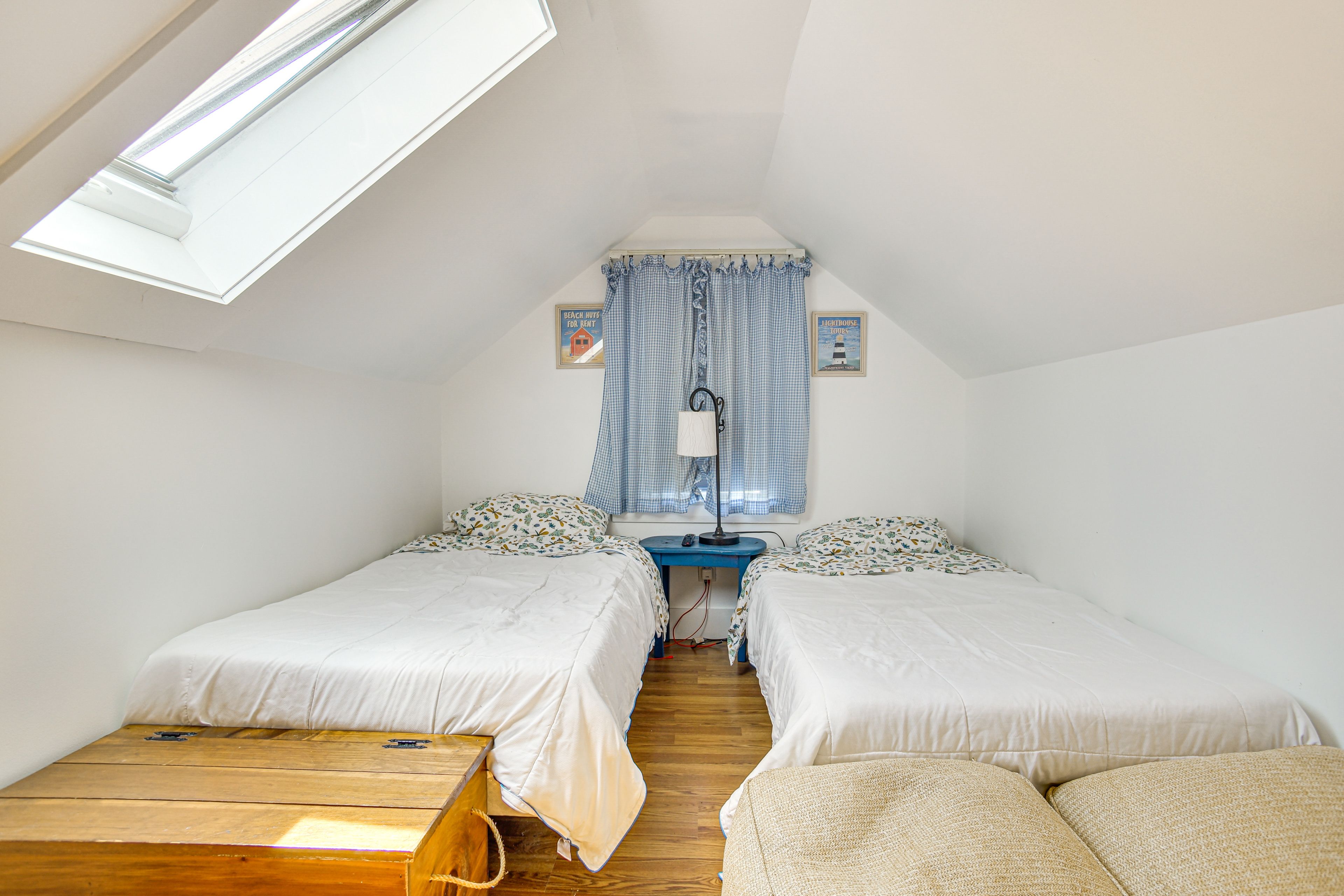 Bedroom 2 | 2nd Floor | 2 Twin Beds | Desk Workspace