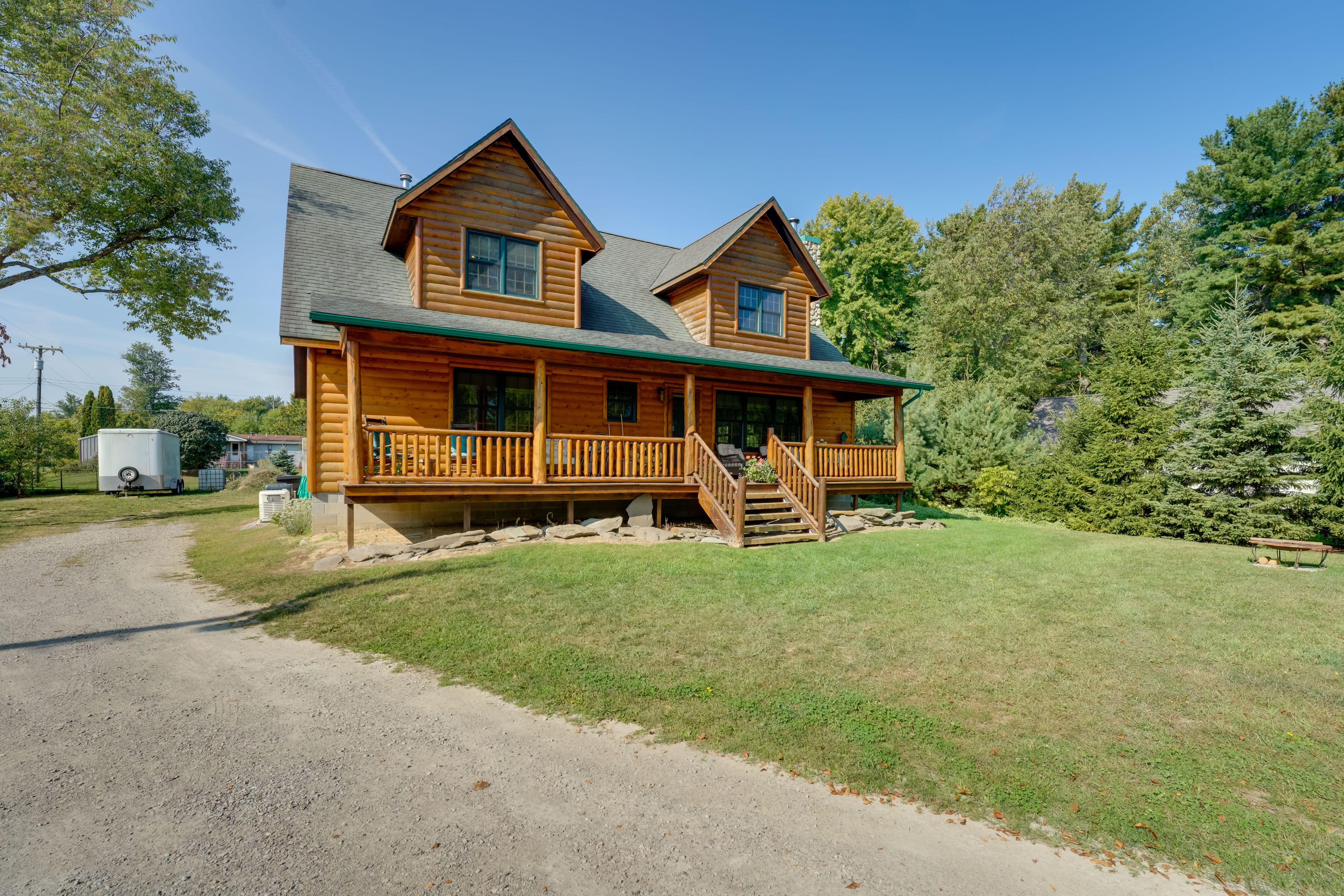 Parking | Driveway (6 Vehicles) | Gravel Parking Area (4 Vehicles)