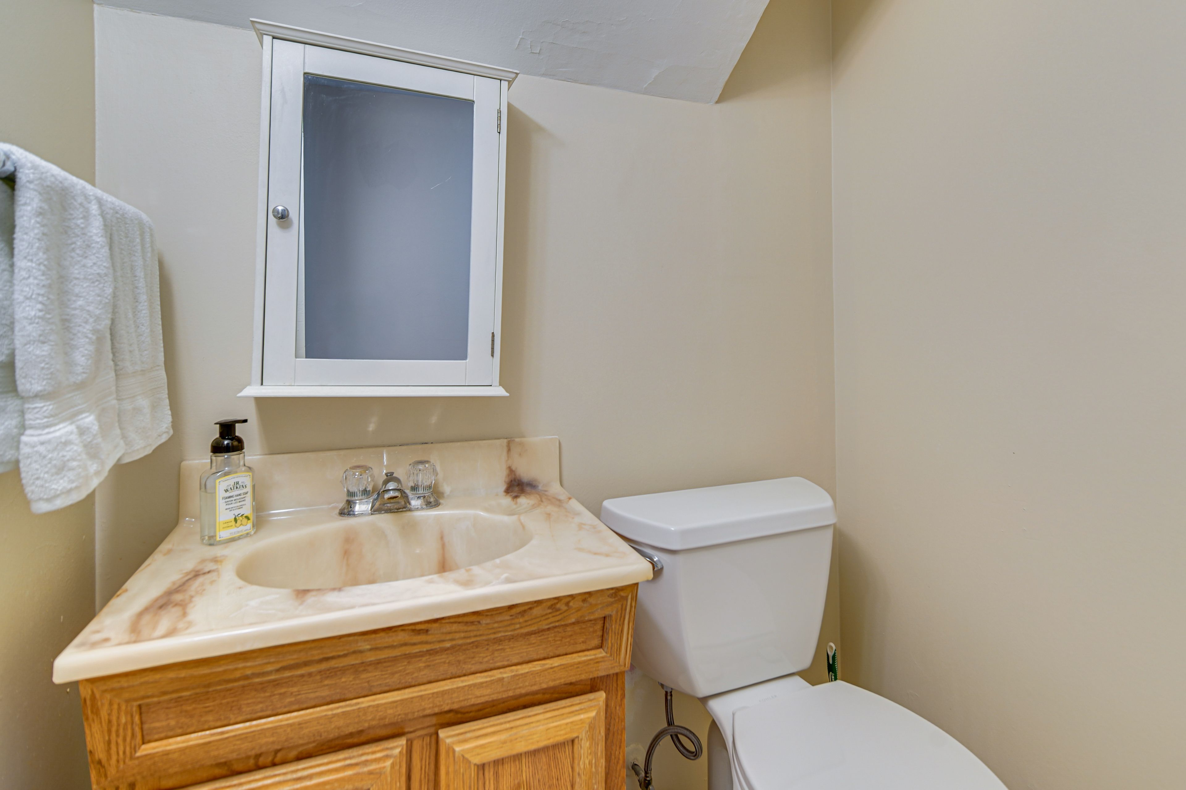 Half Bathroom | 2nd Floor