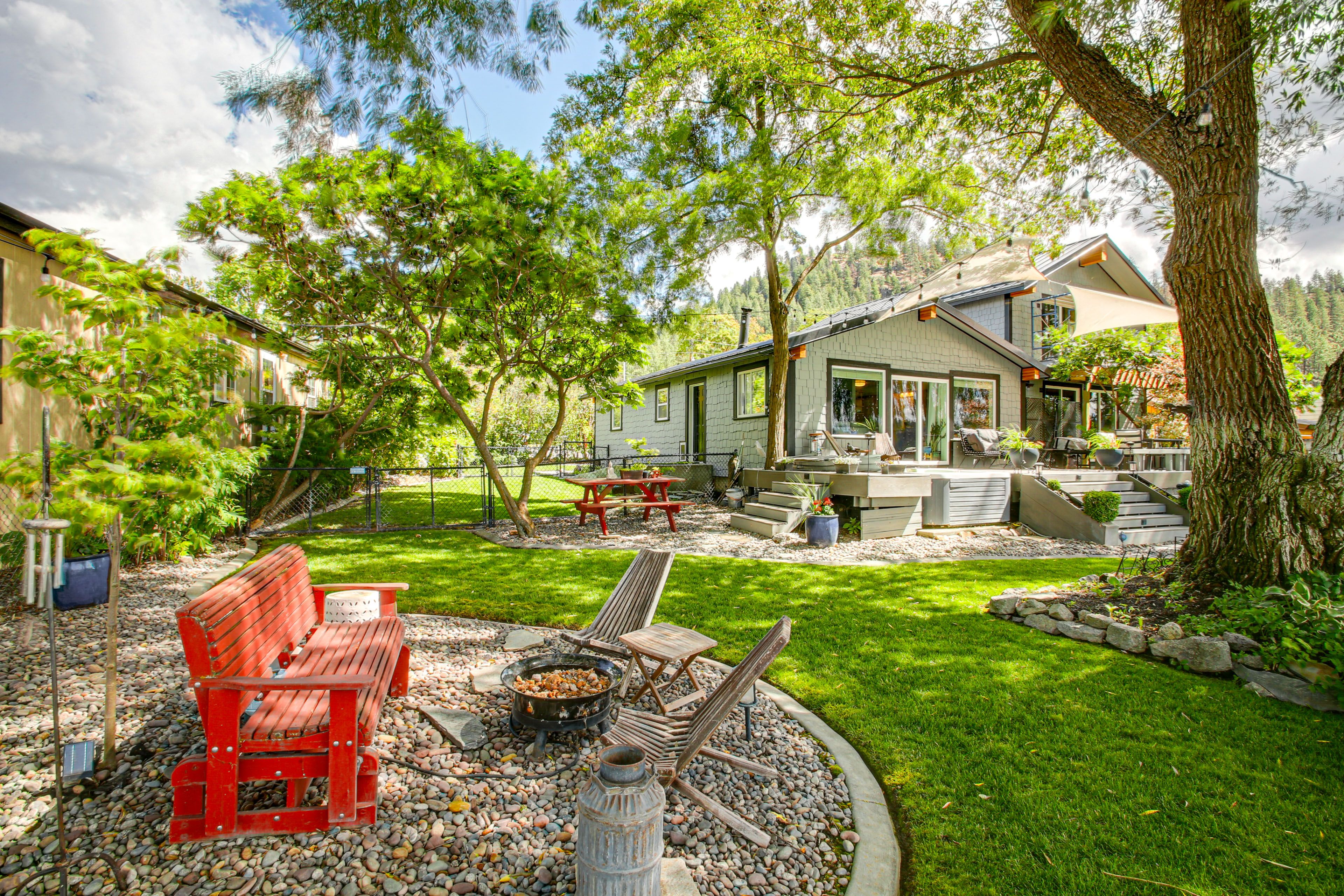 House Exterior | Gas Fire Pit | Private Yard