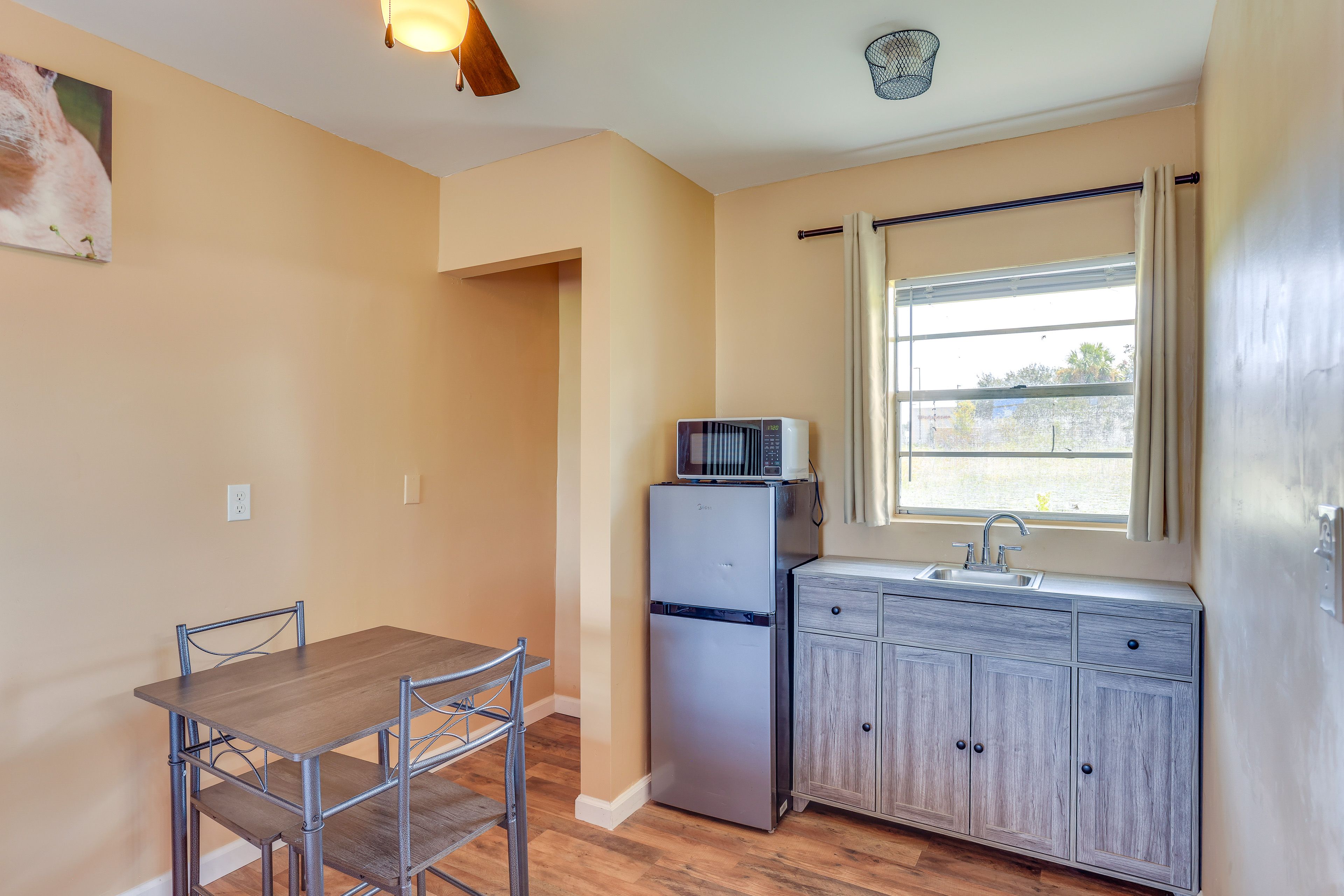 Kitchenette | Drip Coffee Maker | Hot Plate