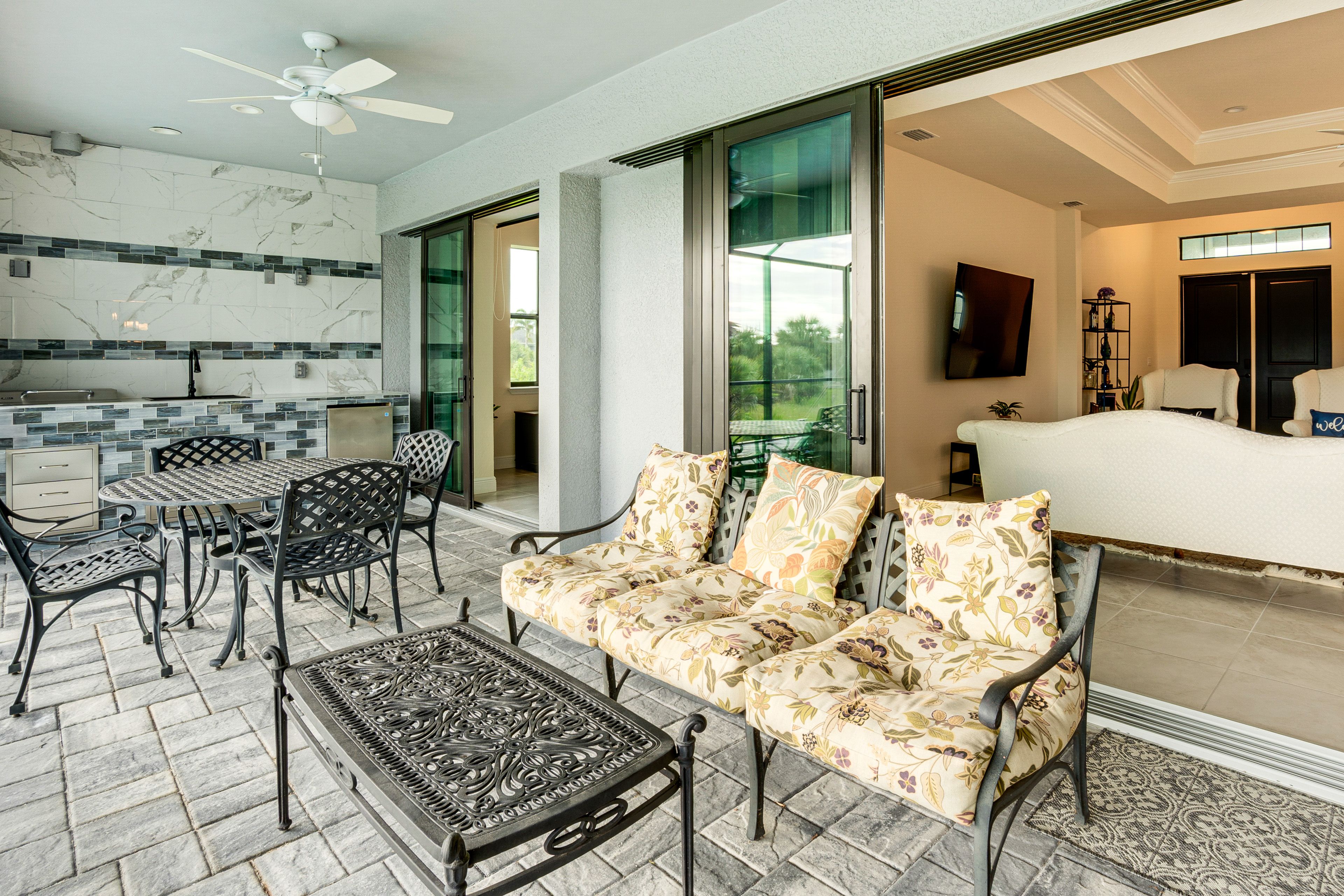 Covered Patio | Outdoor Kitchen | 10 Mi to Don Pedro Island State Park