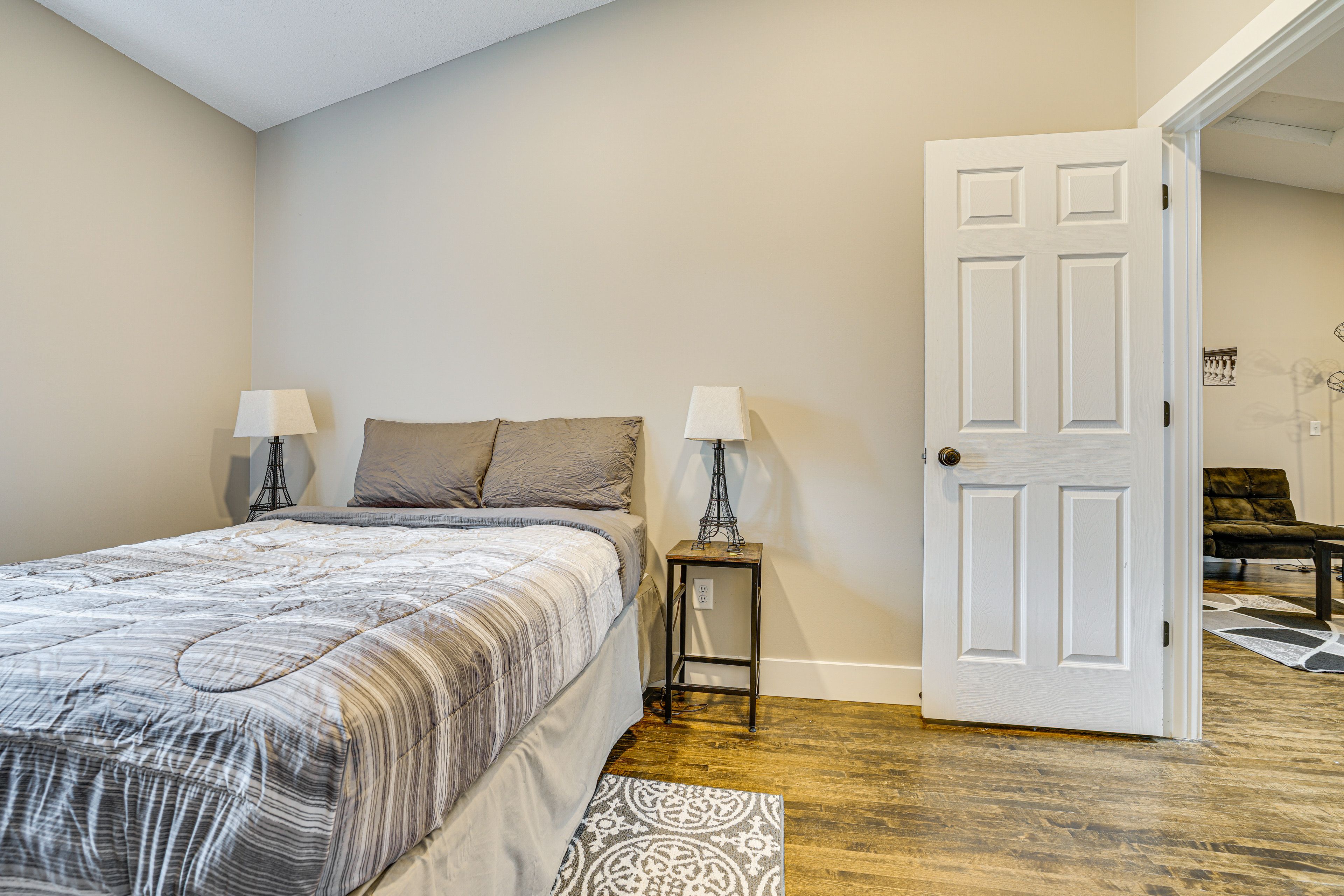 Bedroom 1 | Full Bed | 2nd Floor