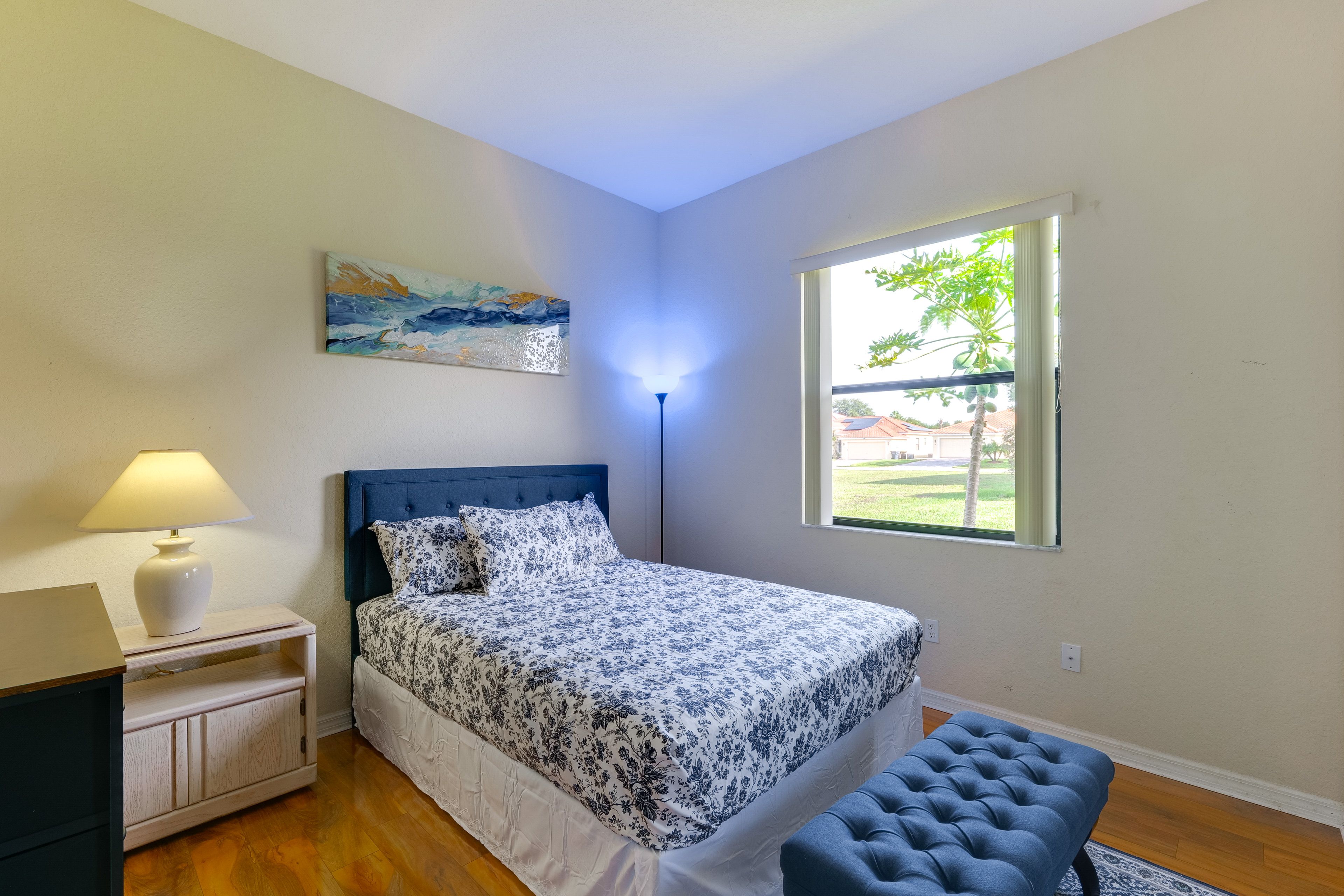 Bedroom 2 | Queen Bed