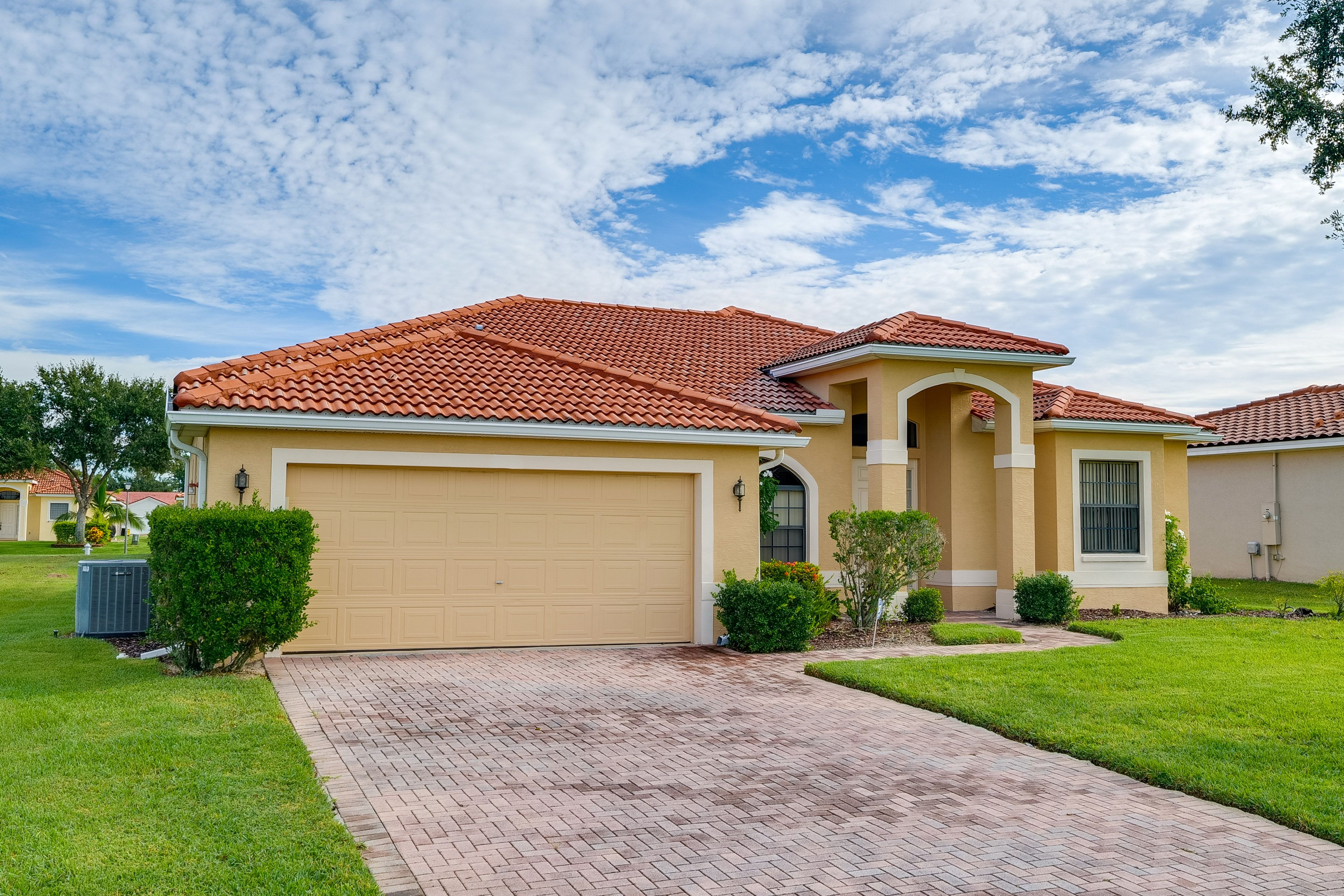 Exterior | Parking | Garage (2 Vehicles) | Driveway (2 Vehicles)