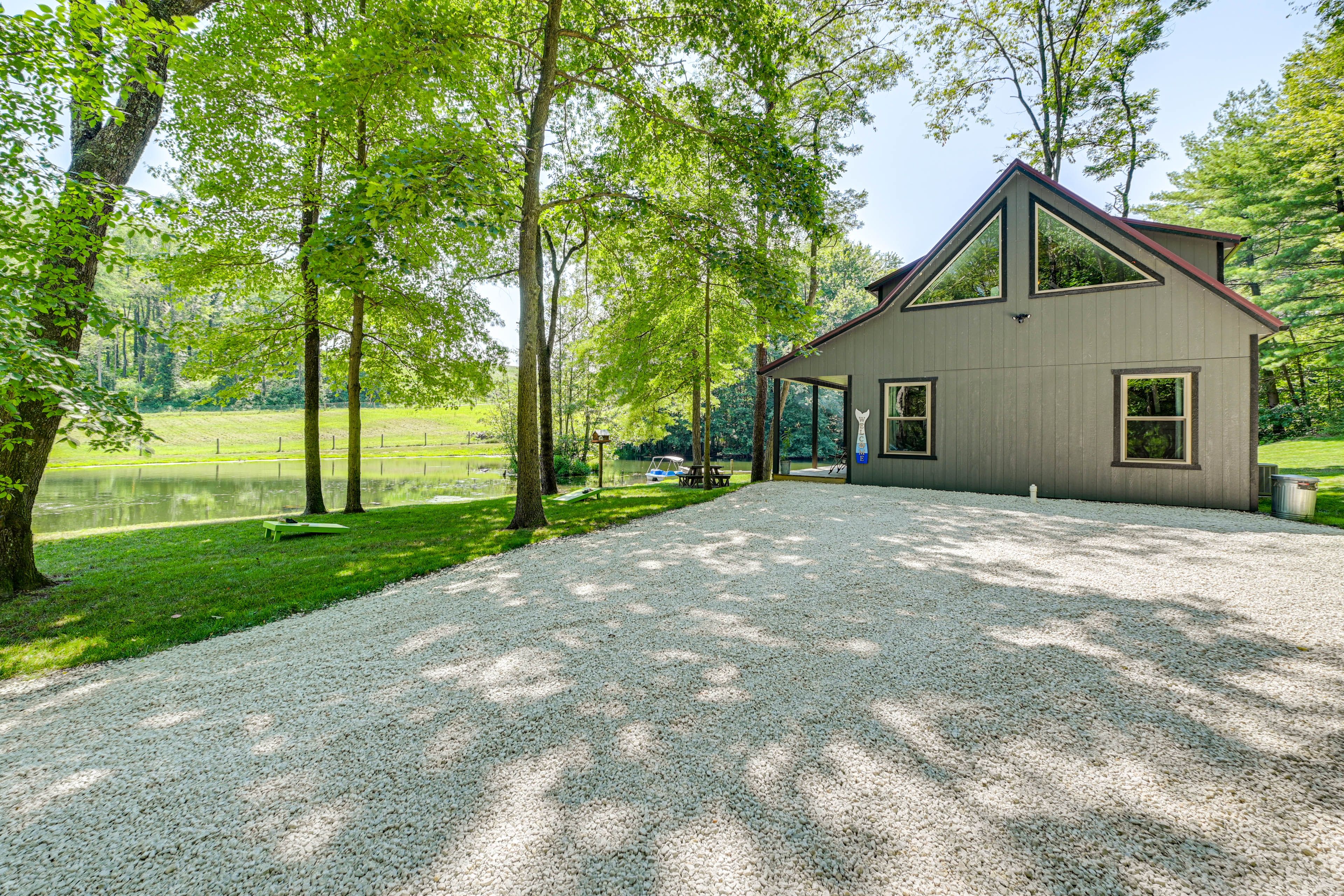 Exterior | Driveway (2 Vehicles)