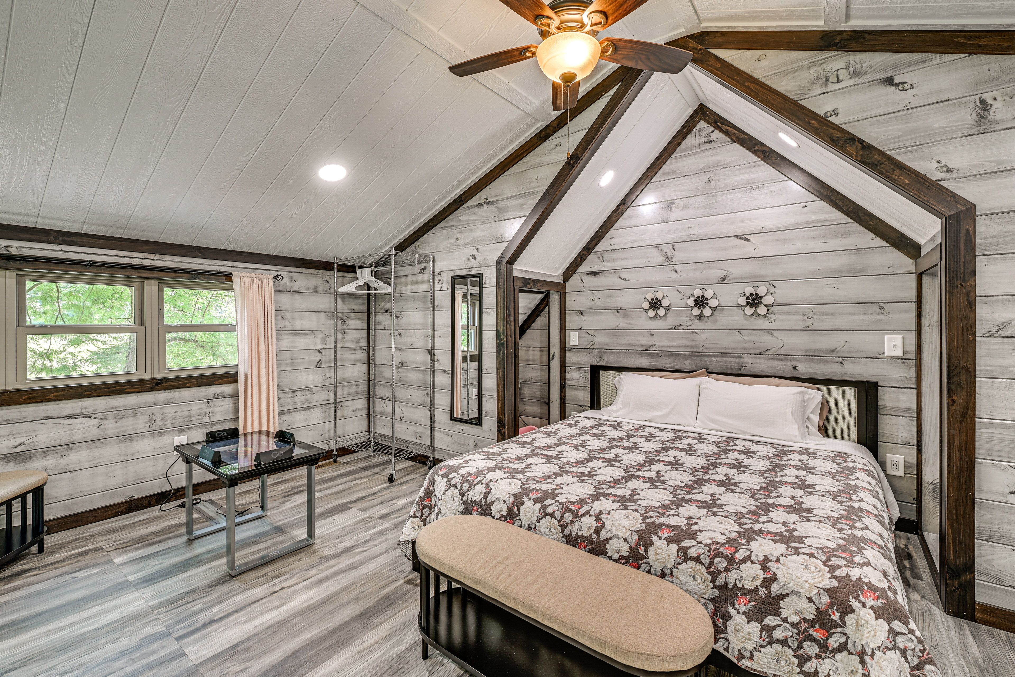 Loft | King Bed | 2nd Floor