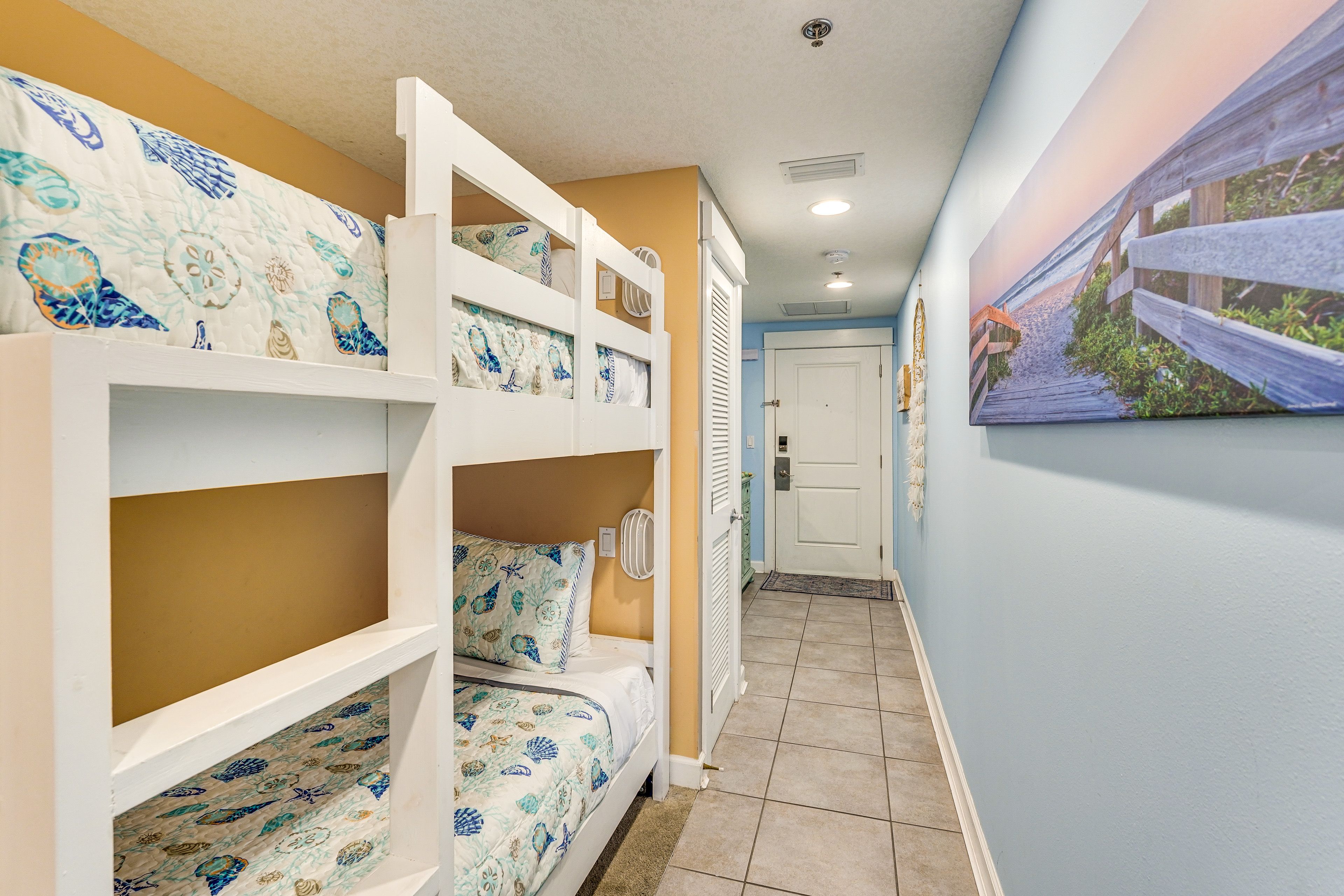Sleeping Nook | Twin Bunk Bed