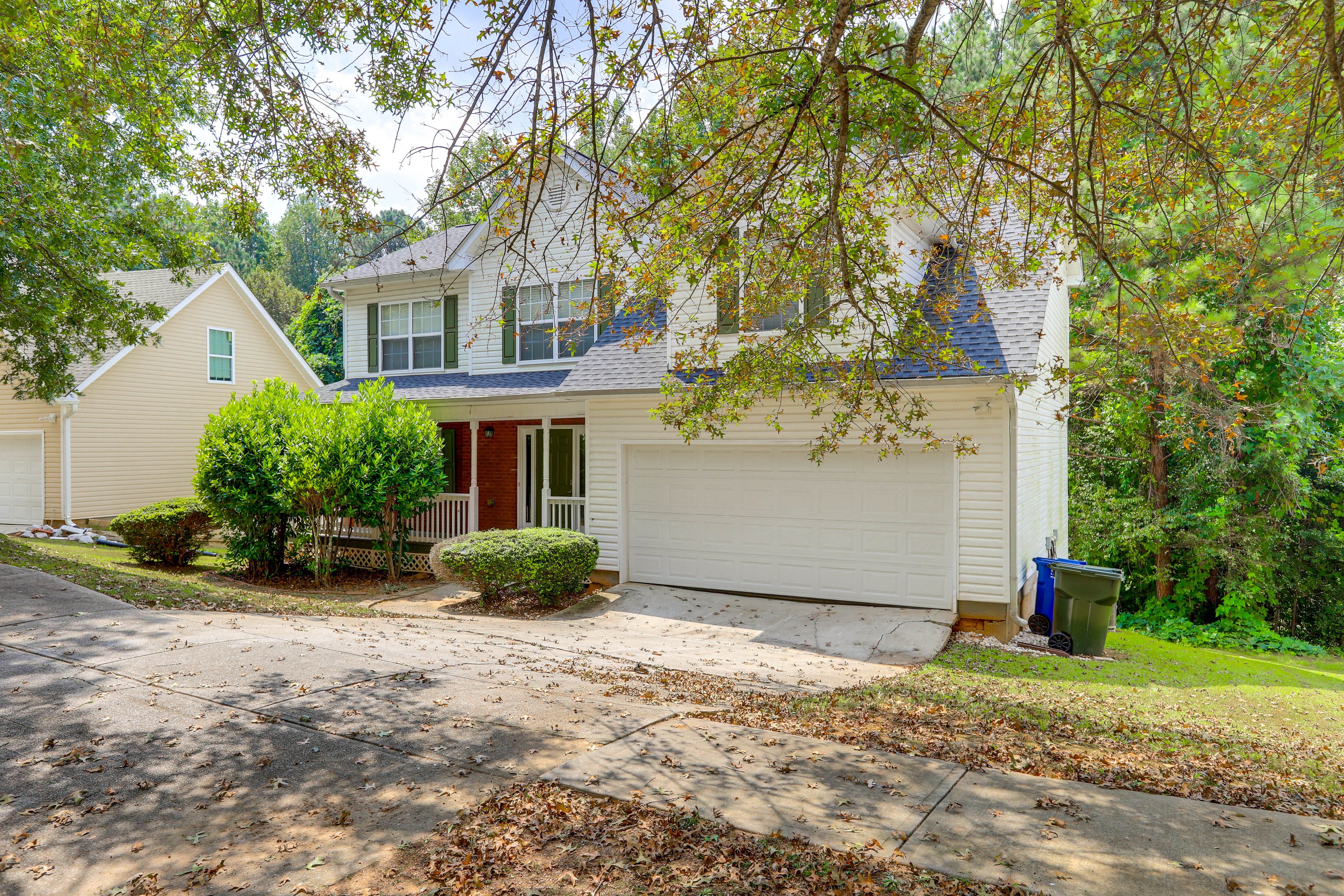 Property Exterior | Driveway Parking (2 Vehicles)