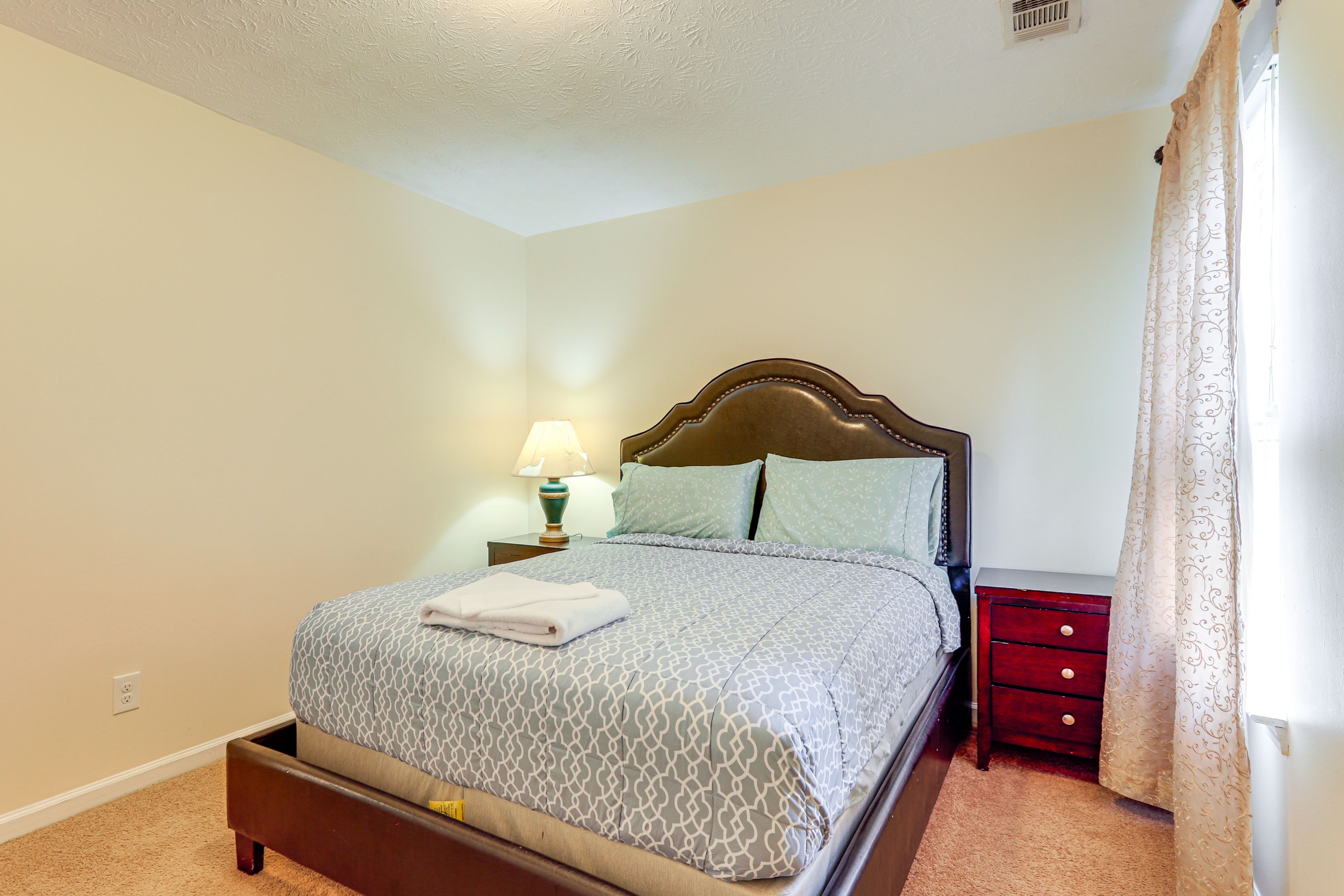 Bedroom 4 | 2nd Floor | Queen Bed