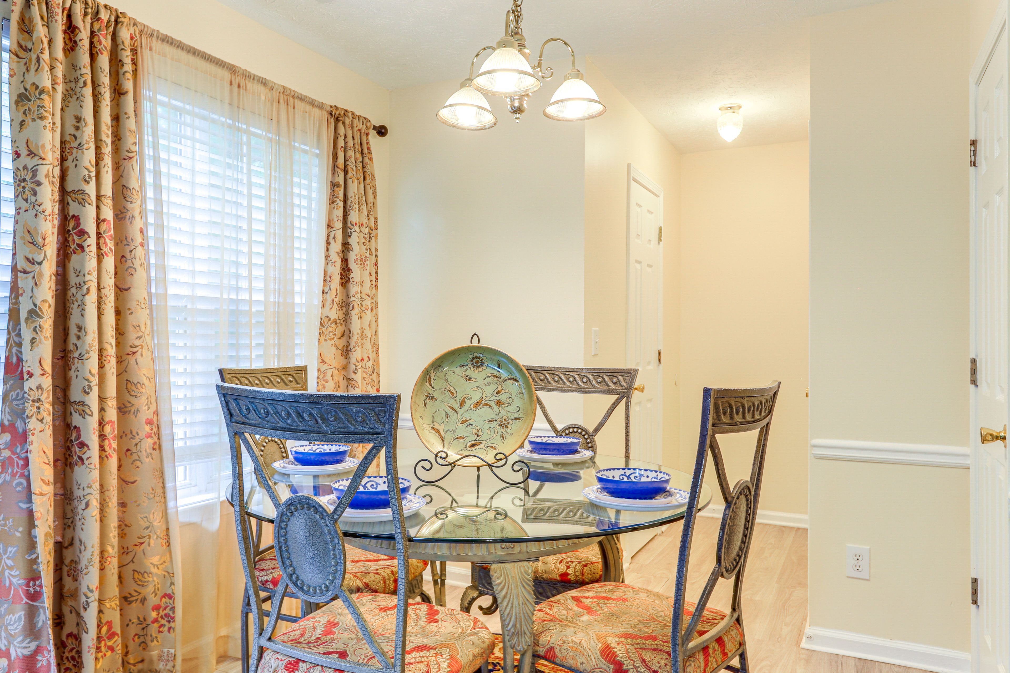 Dining Area | 1st Floor