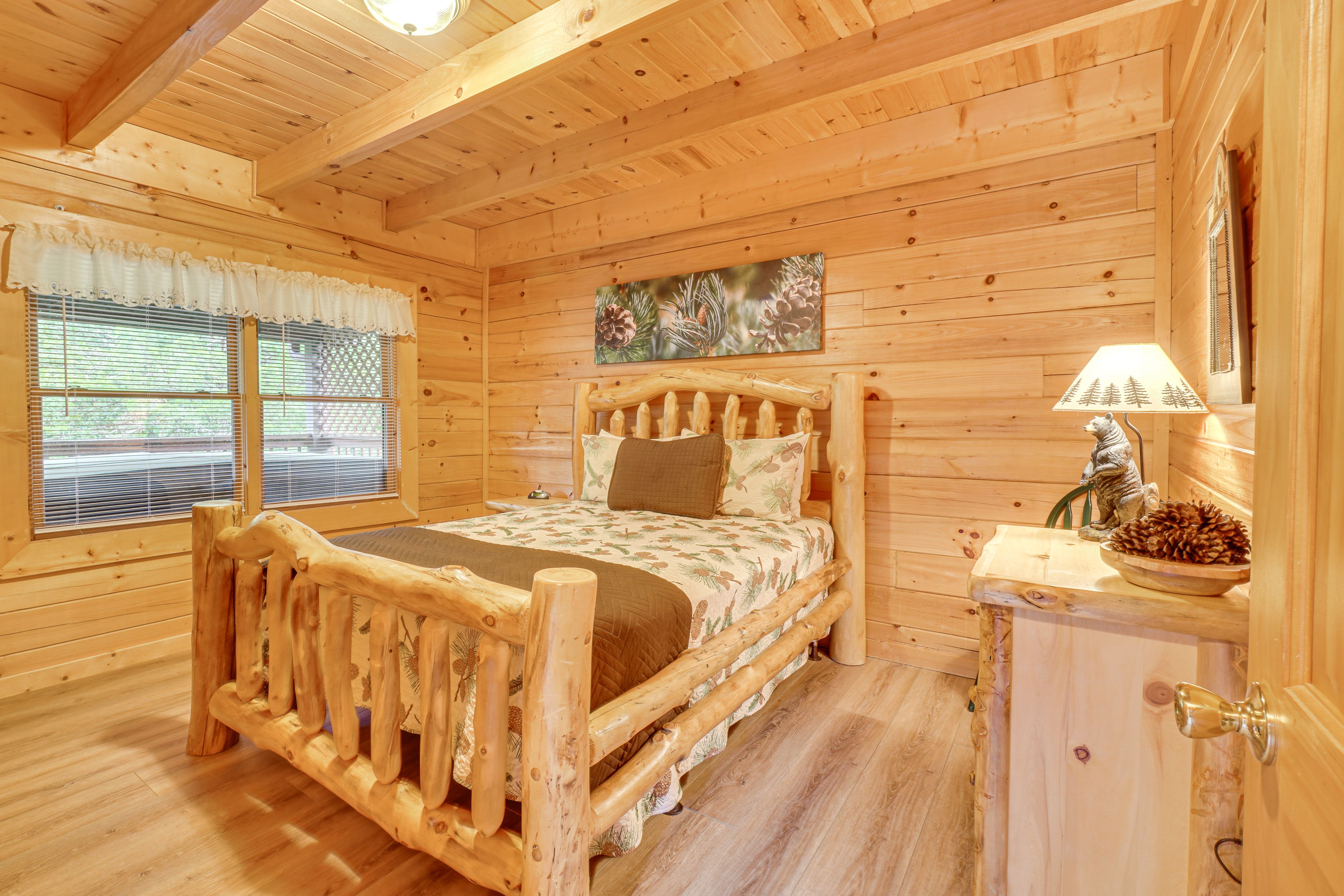 Bedroom 2 | Queen Bed