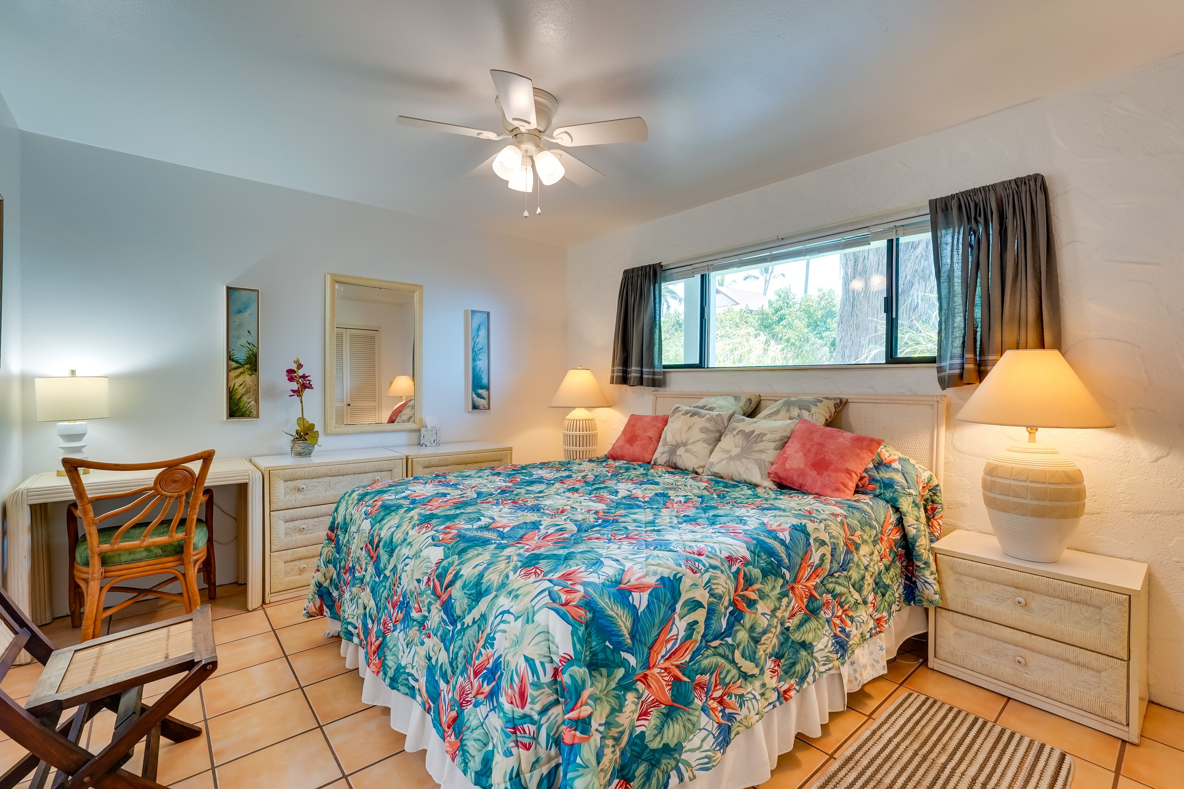 Bedroom | California King Bed | Linens Provided