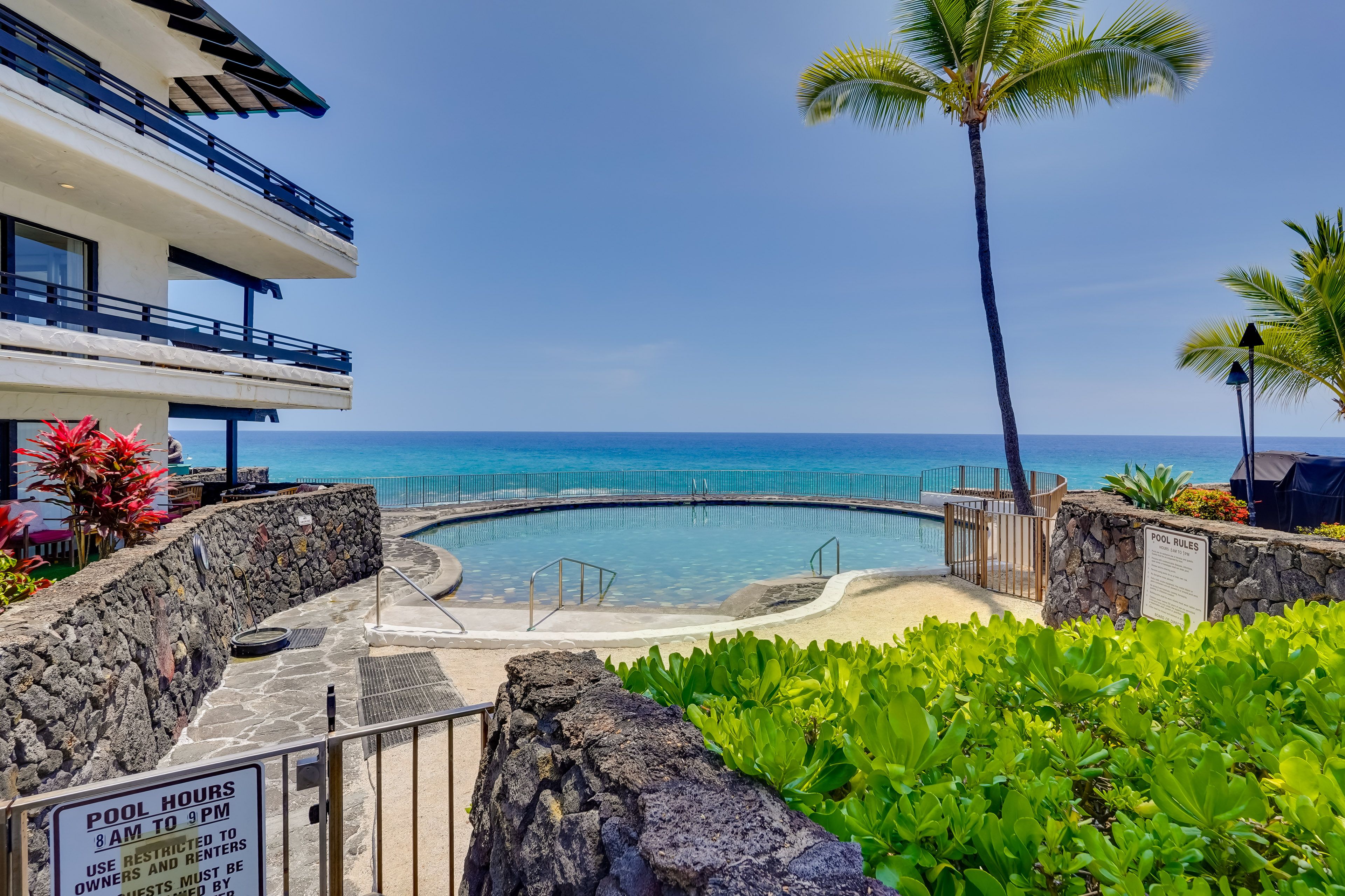 50 Feet to Beach, Saltwater Pool & Grills