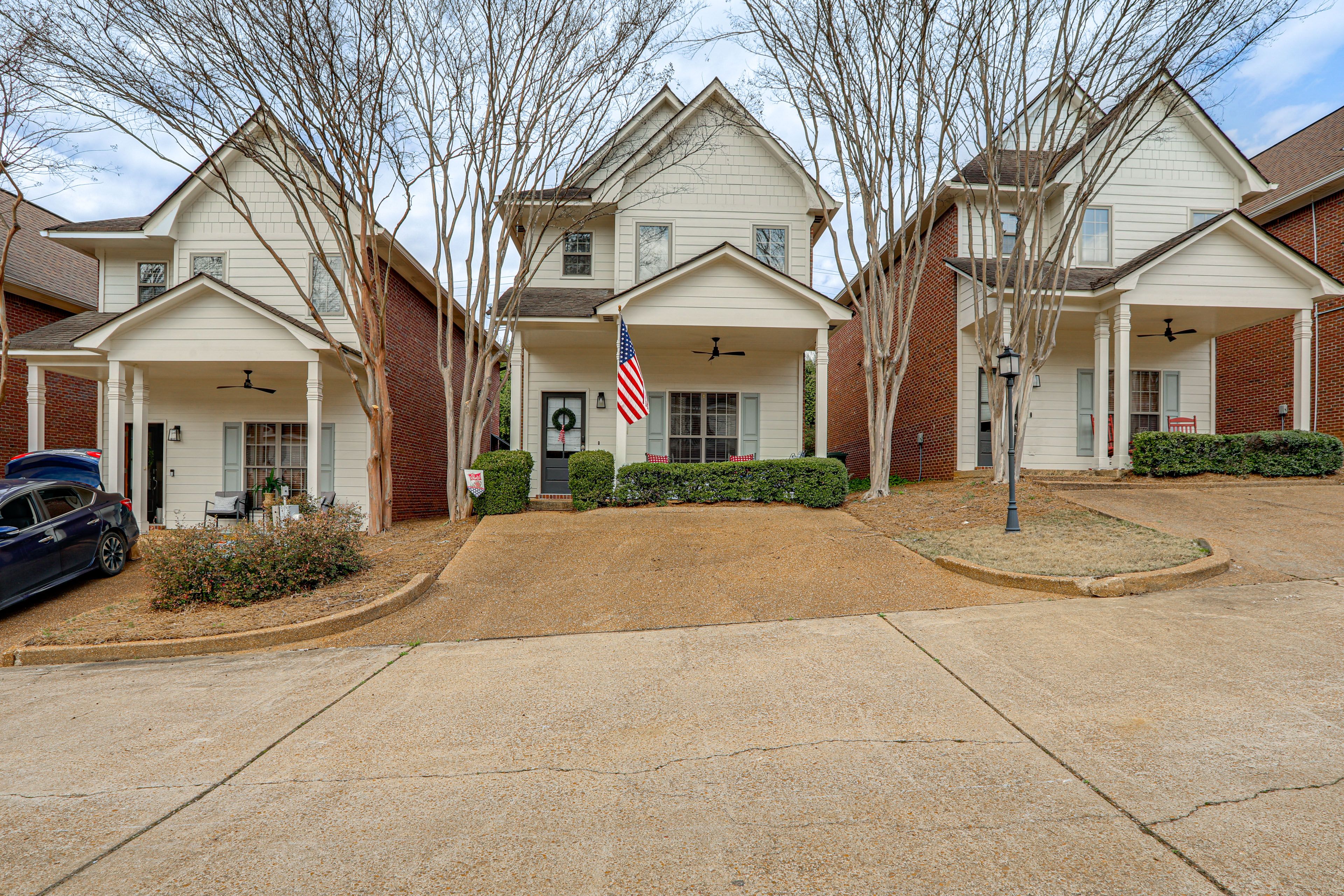 Driveway Parking | 2 Vehicles | Street