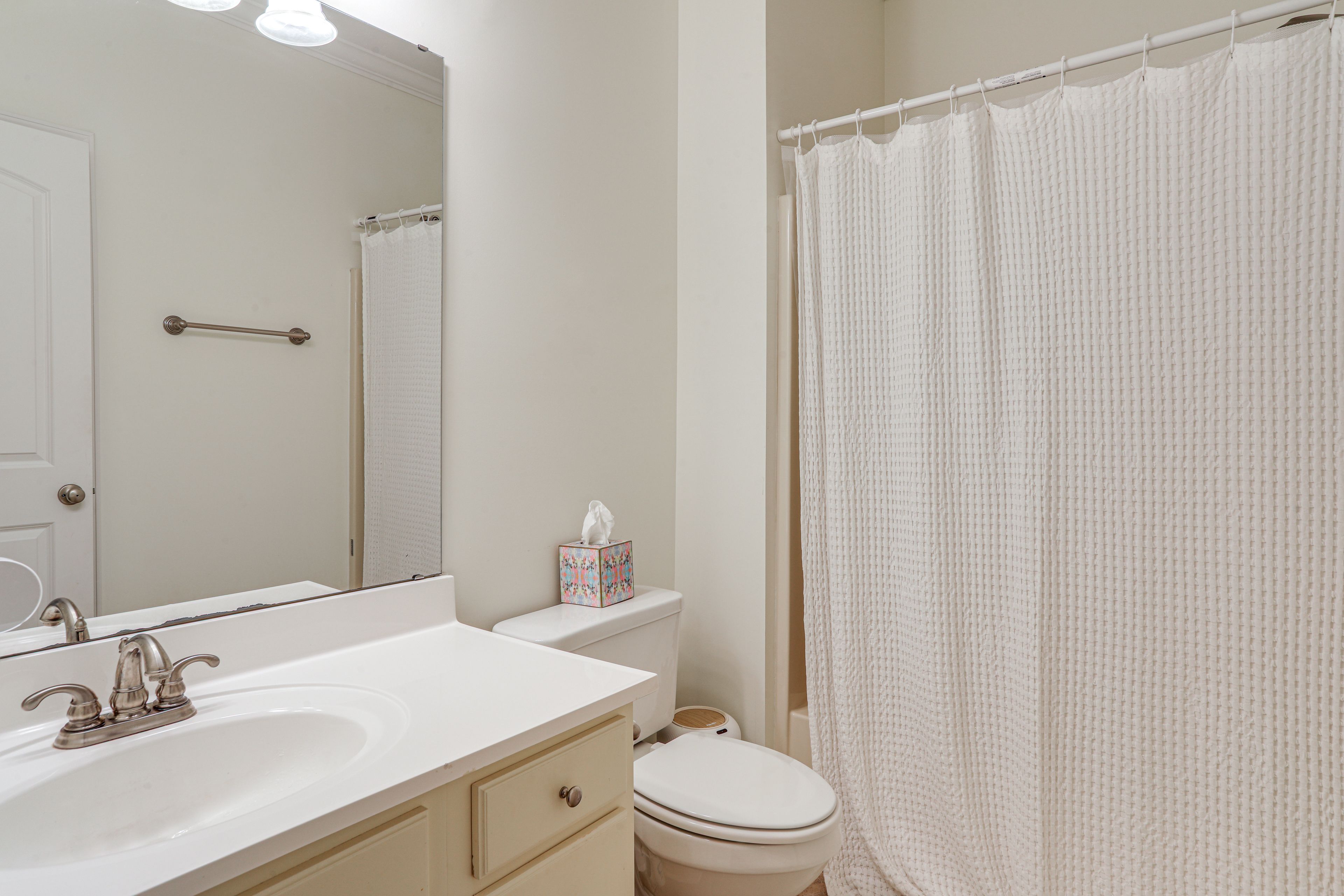 Full Bath | 2nd Floor