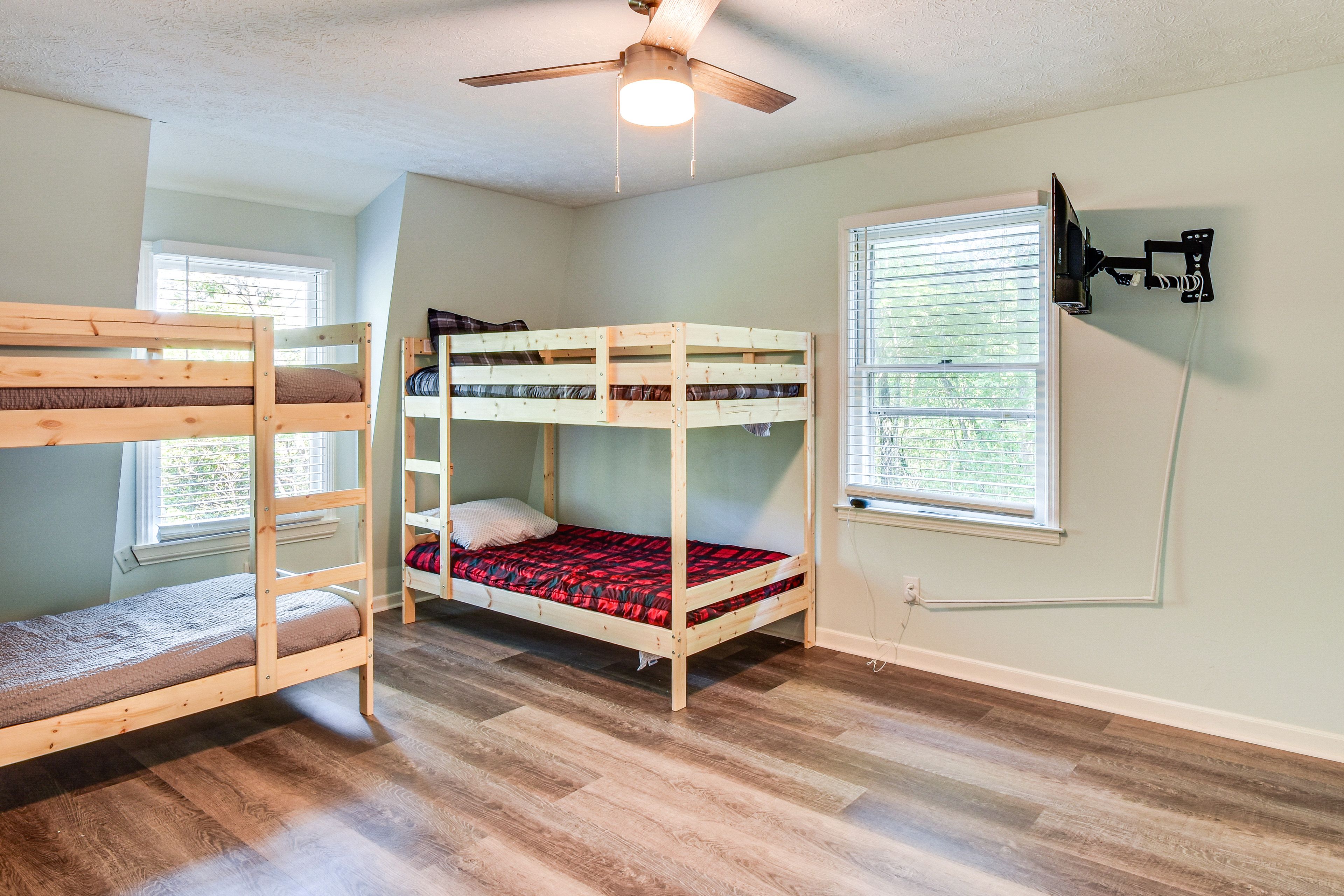 Bedroom 3 | 2 Twin Bunks Beds | TV | 2nd Floor