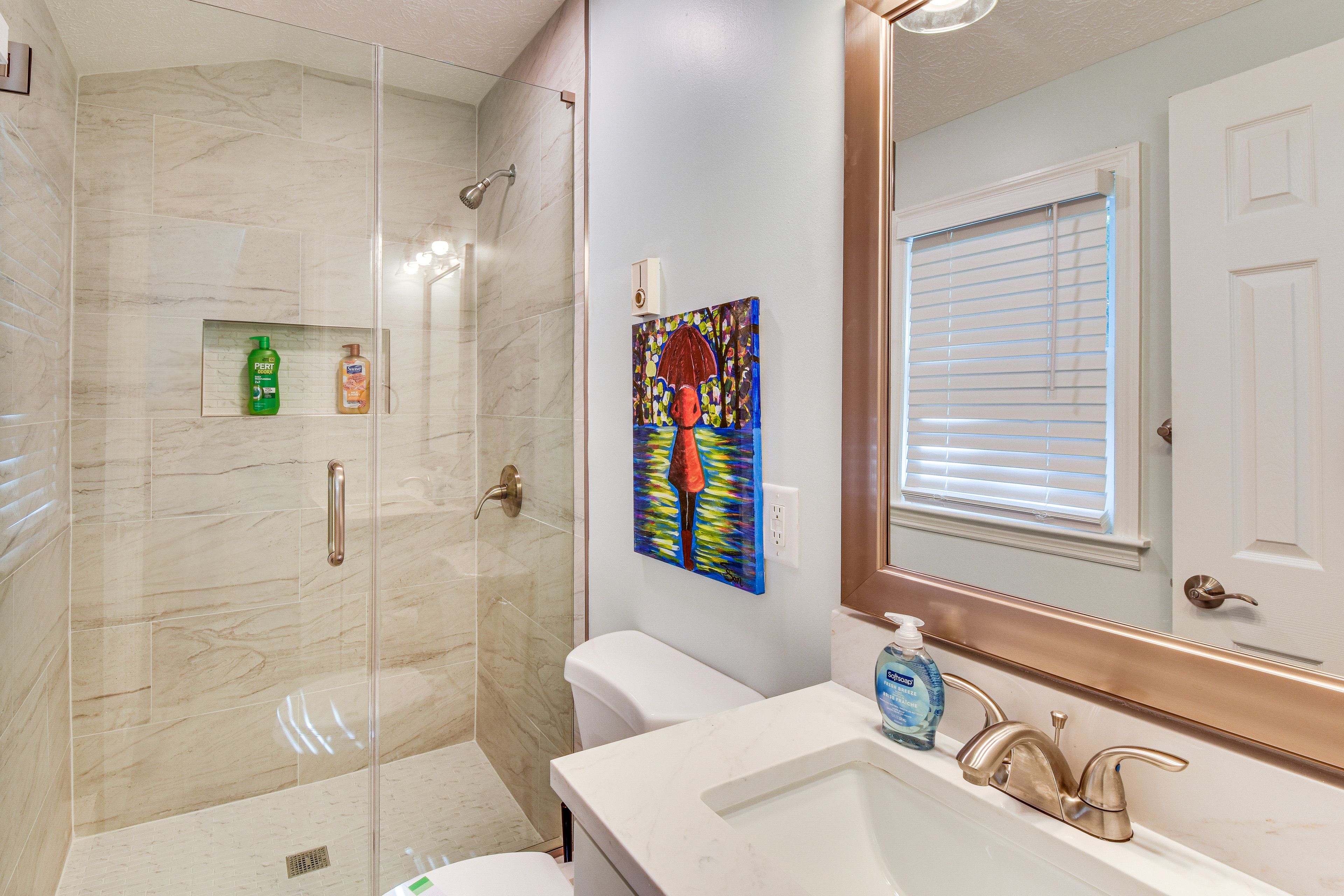 Full Bathroom | 2nd Floor