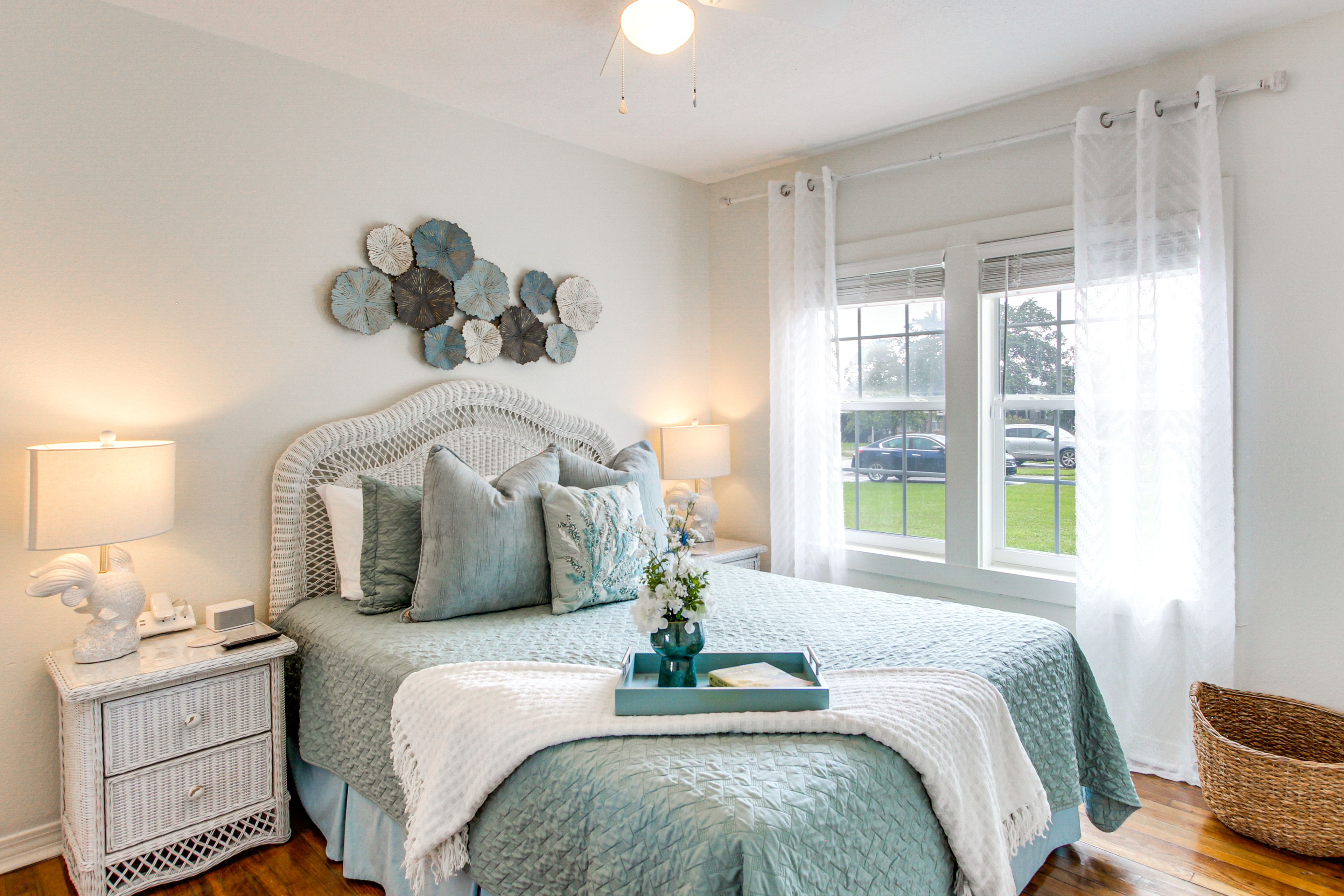 Bedroom 2 | Queen Bed
