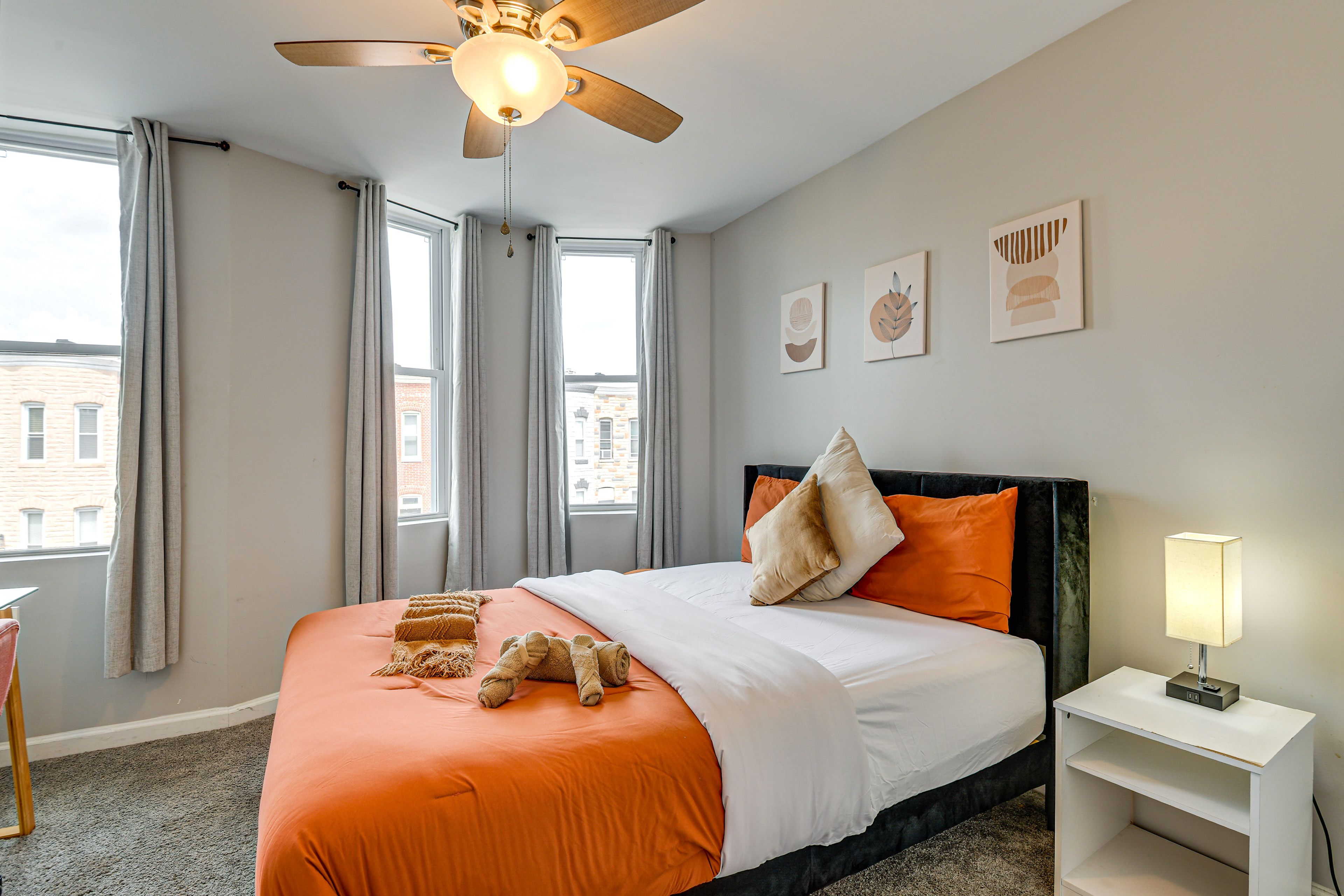 Bedroom 1 | 2nd Floor | Queen Bed | Laptop-Friendly Workspace