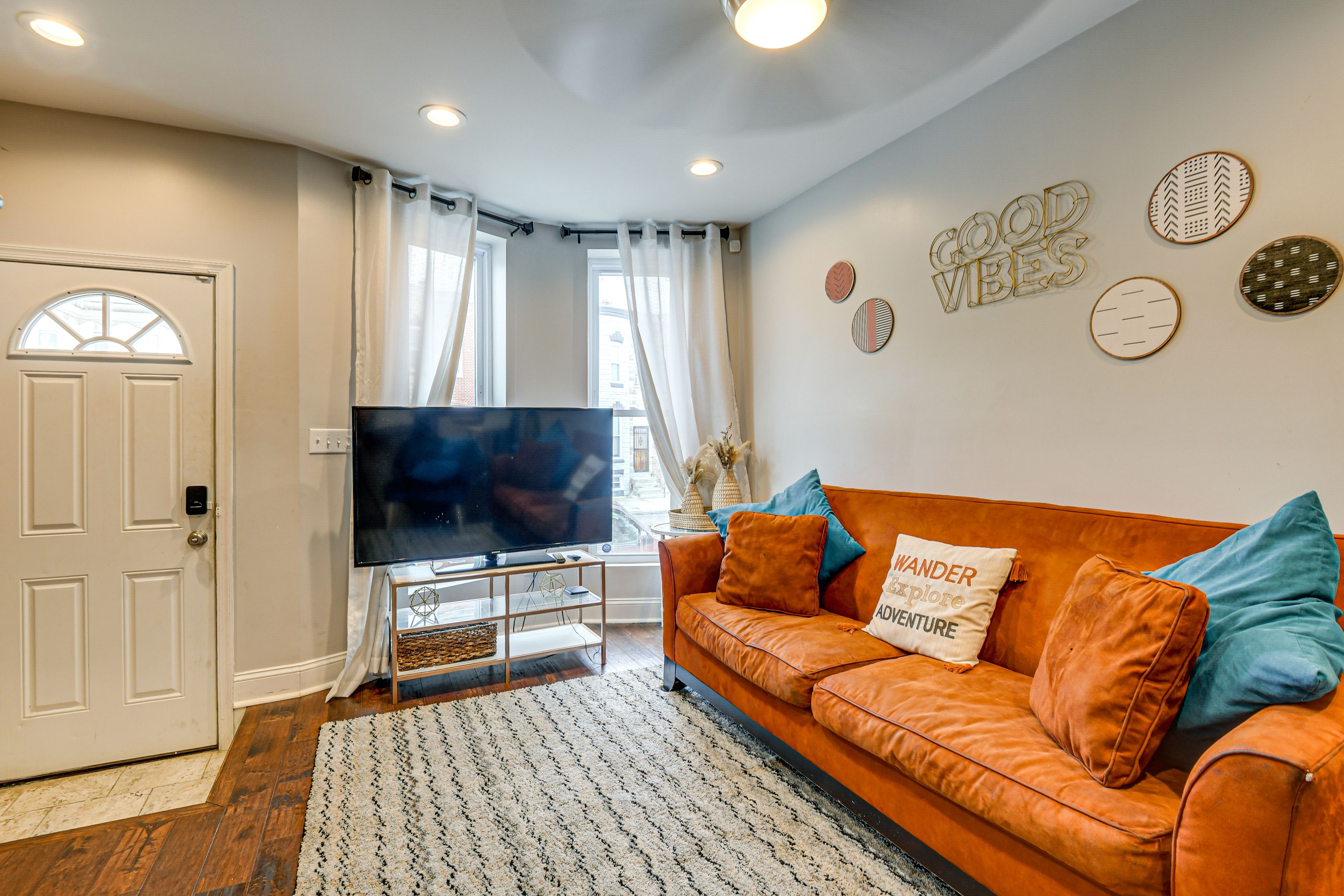Living Room | 1st Floor | Smart TV