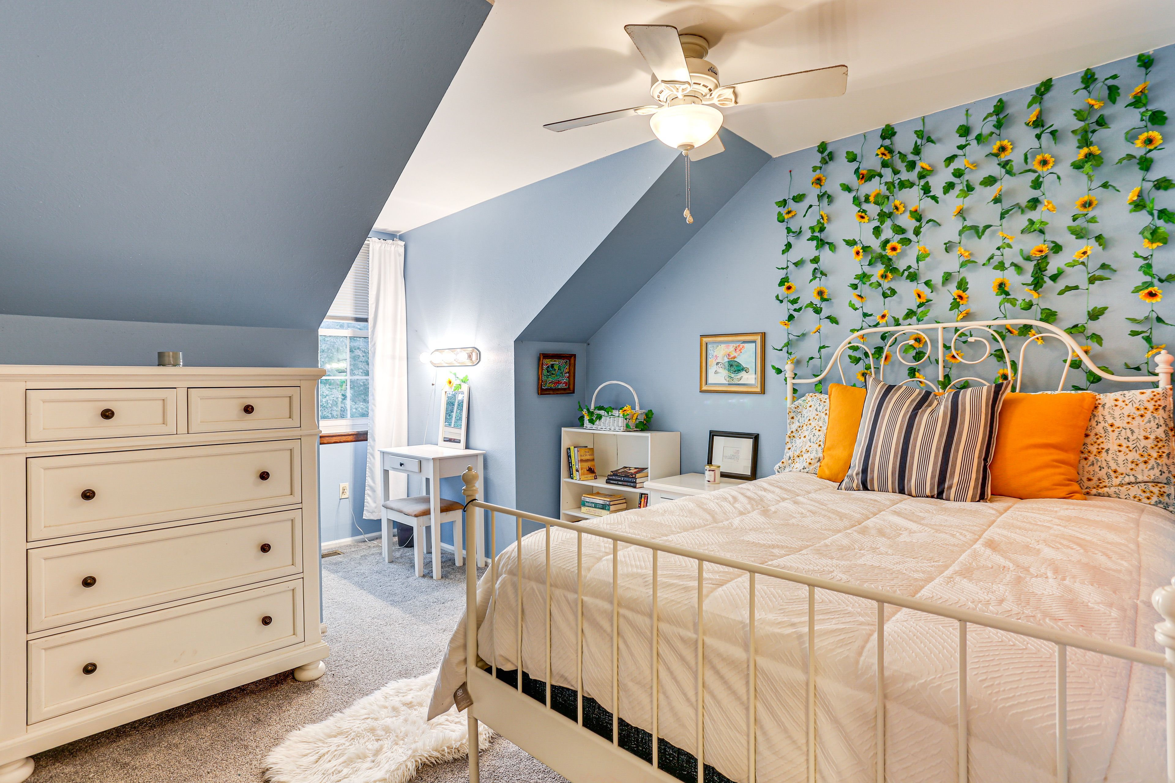 Bedroom 2 | Queen Bed | 2nd Floor