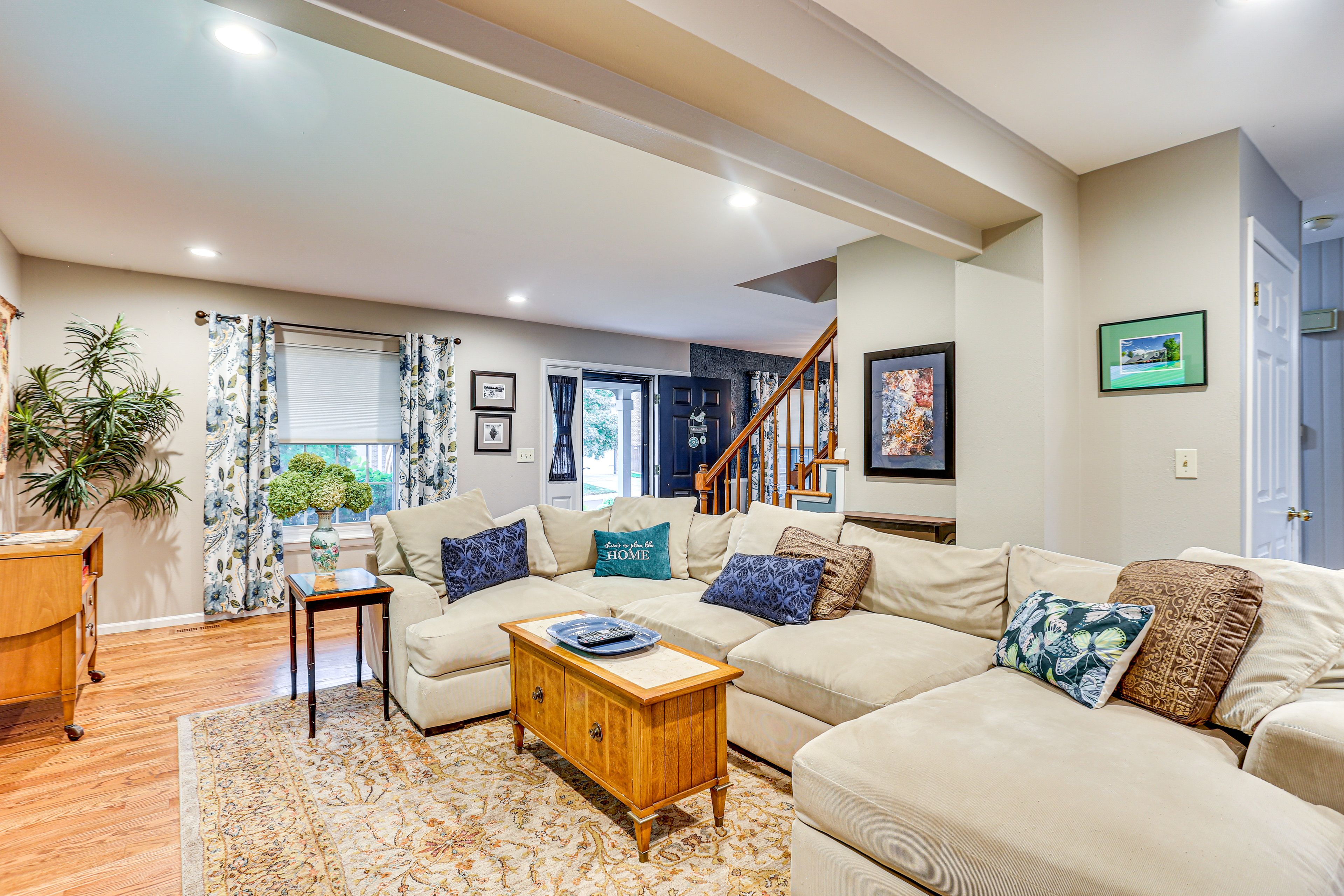 Main Living Area | TV | Piano | Gas Fireplace | 1st Floor