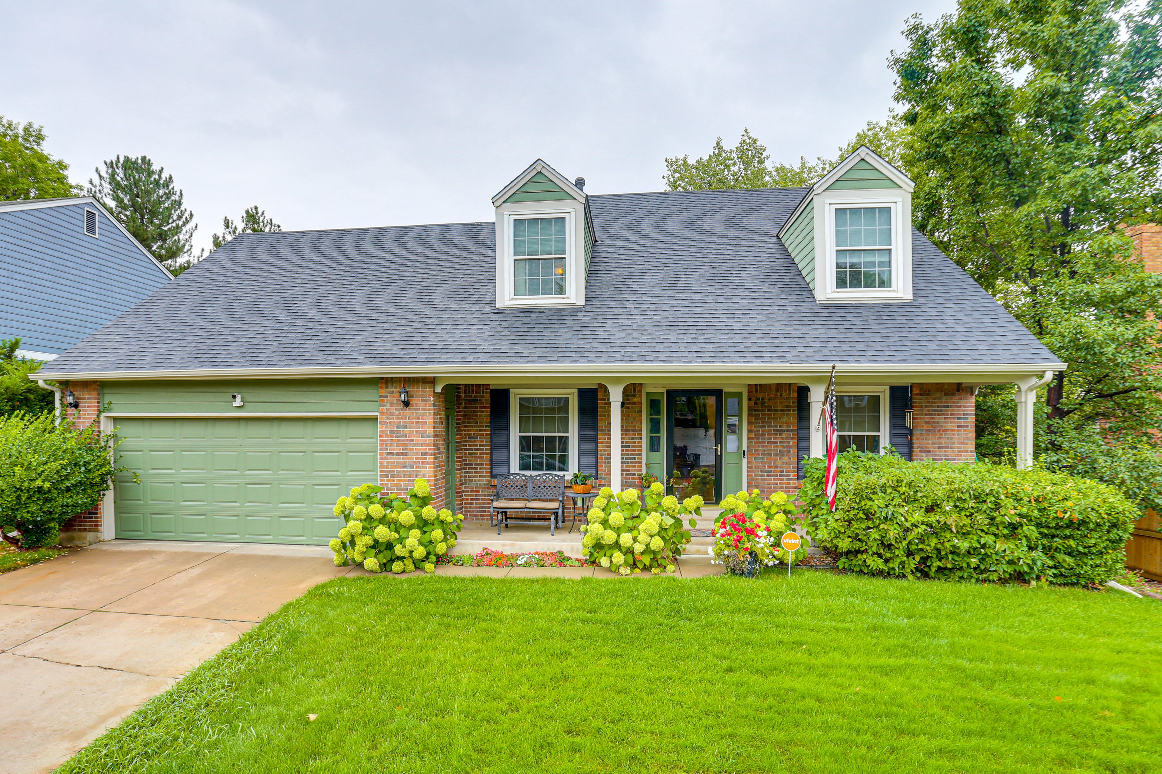Parking | Driveway (2 Vehicles)