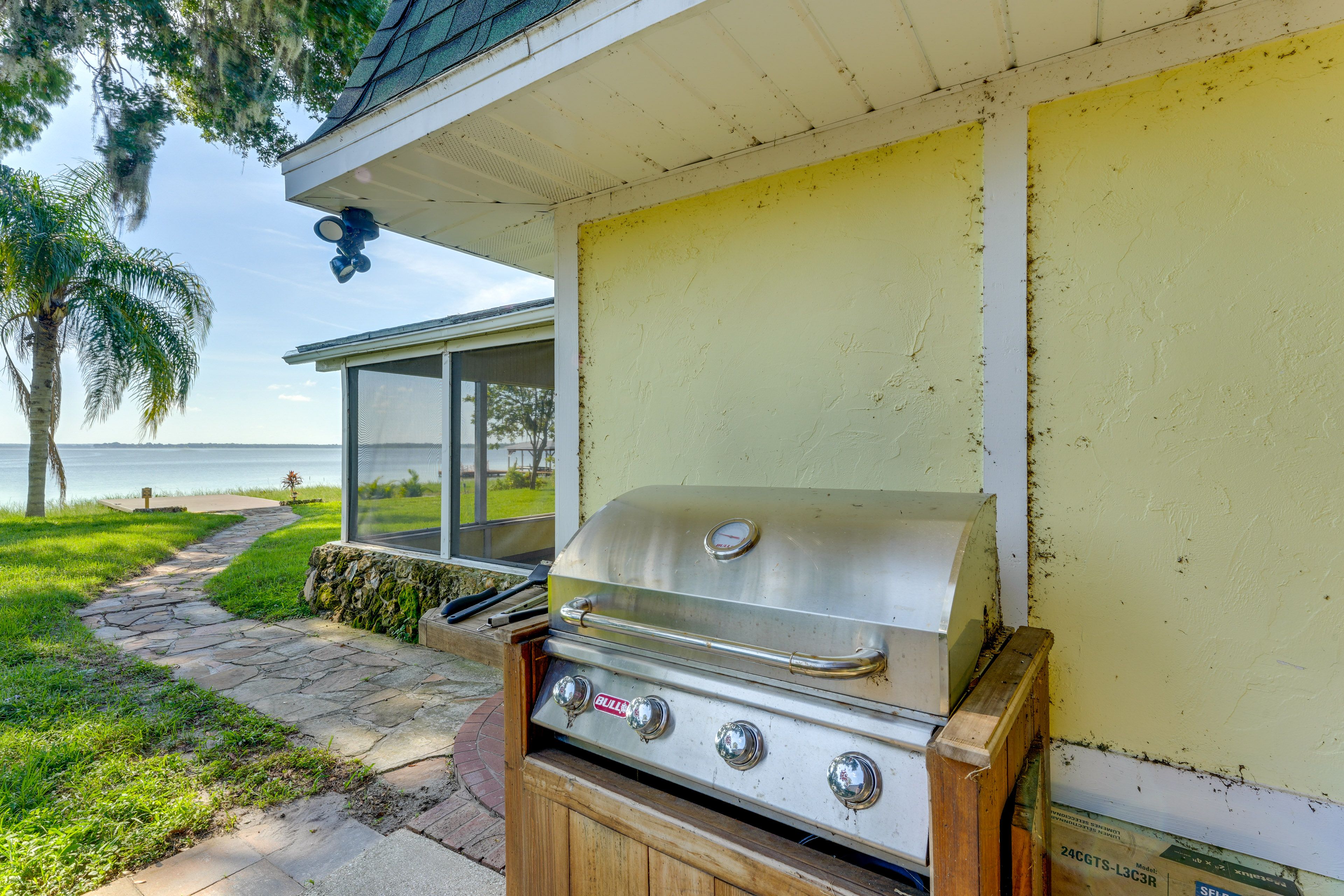 Shared Outdoor Space | Gas Grill