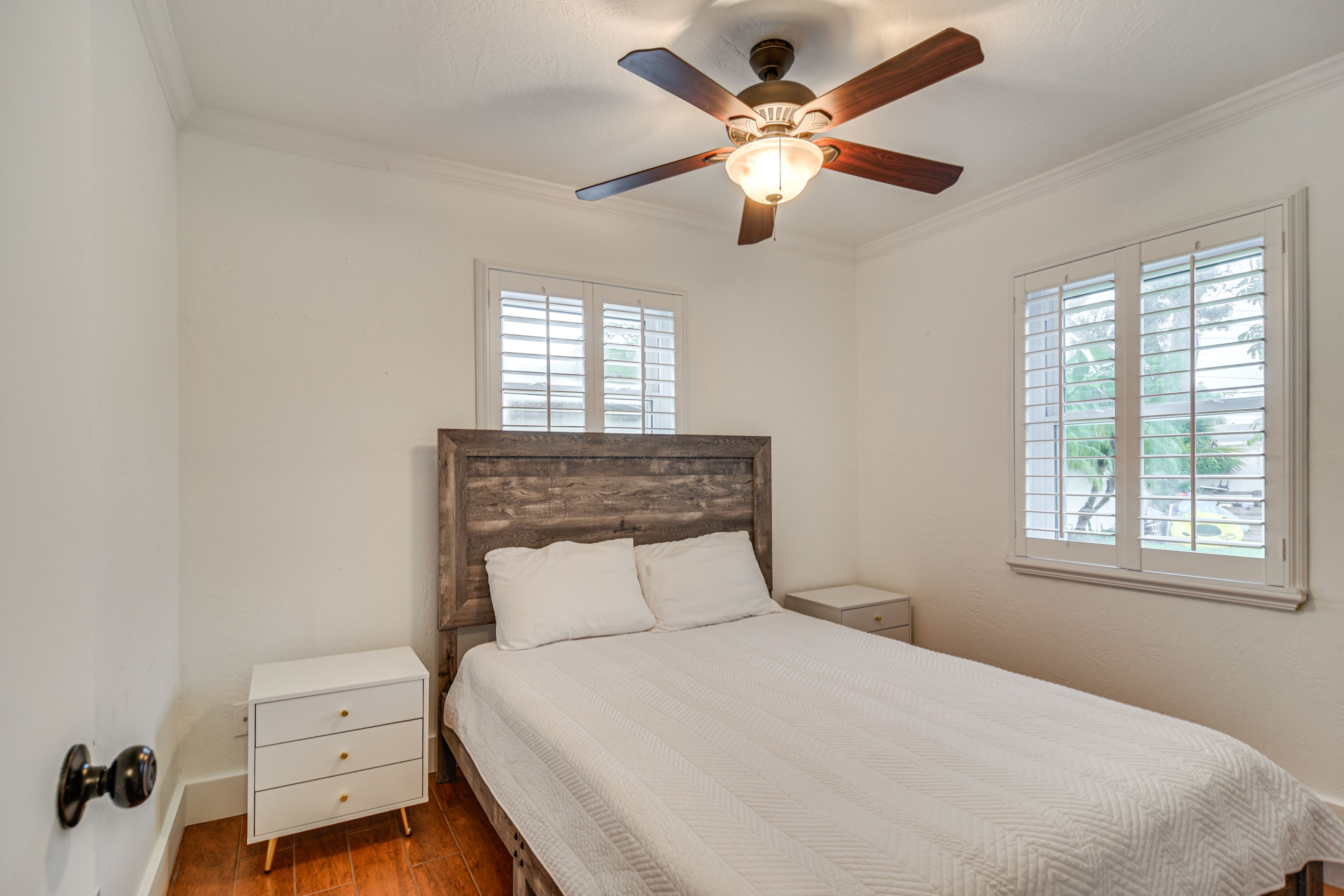 Bedroom 2 | Queen Bed