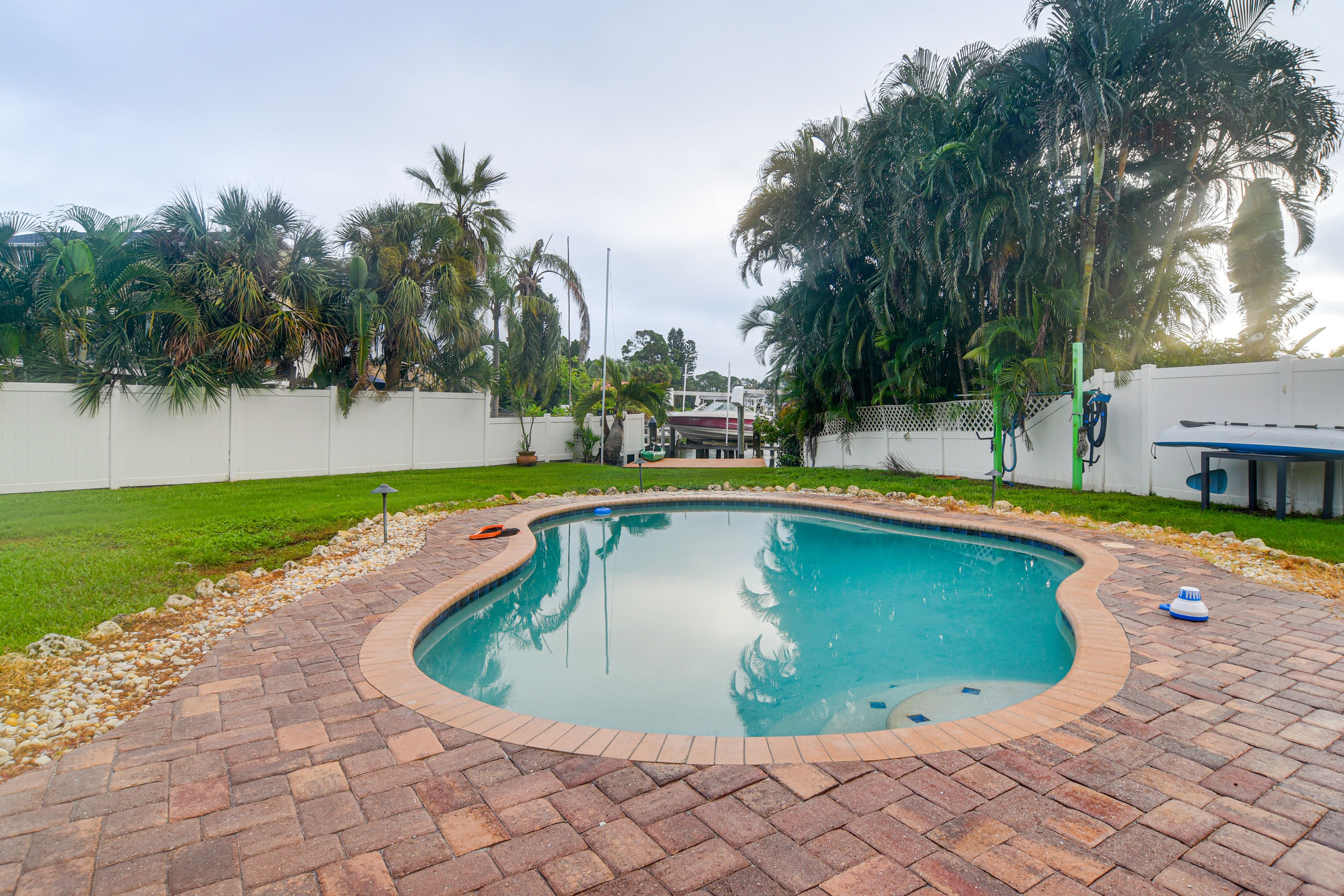 Private Pool (Unheated) | Canal Access | Kayaks Provided