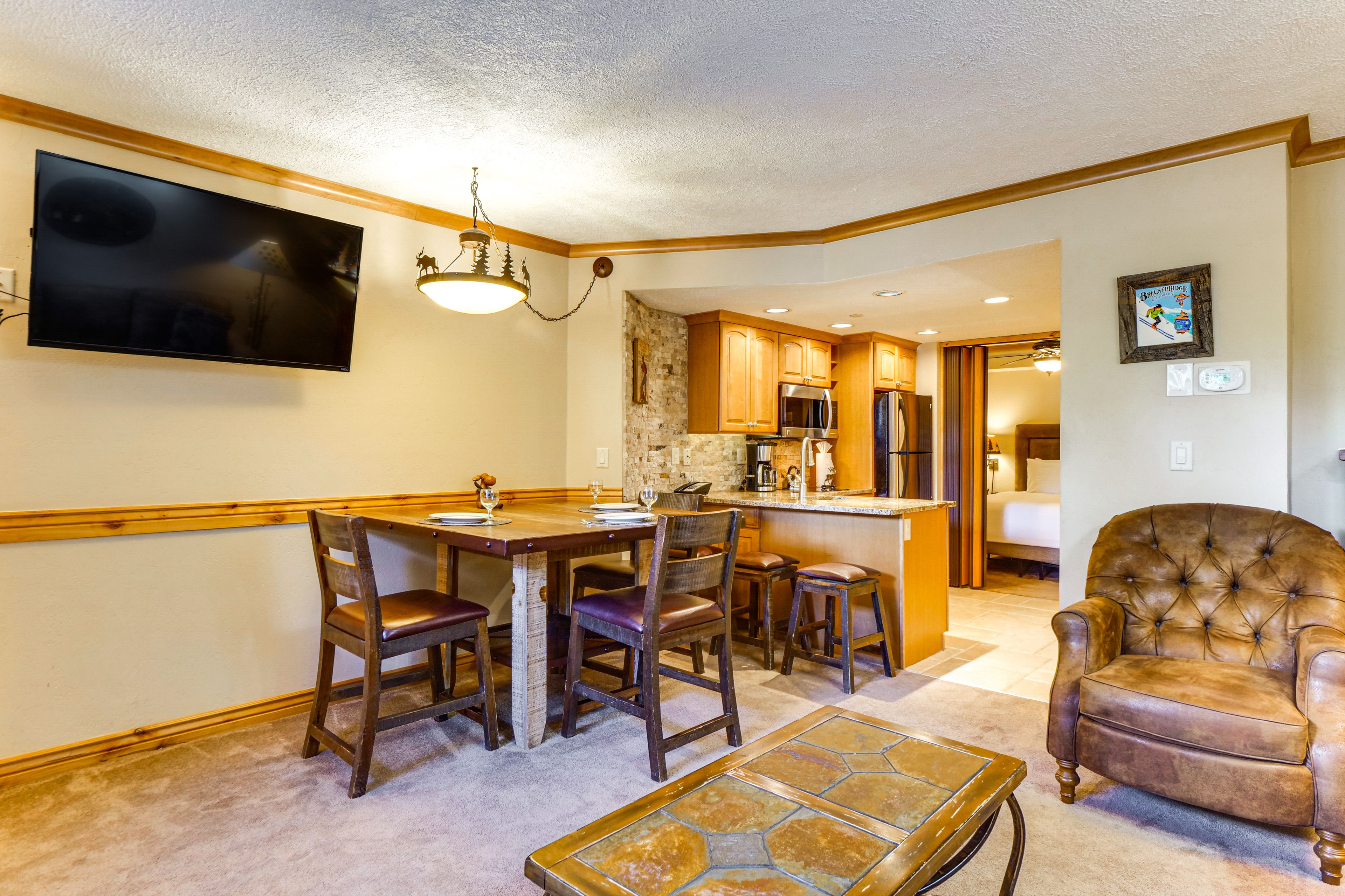 Living Room | Free WiFi | Central Heating | Smart TV